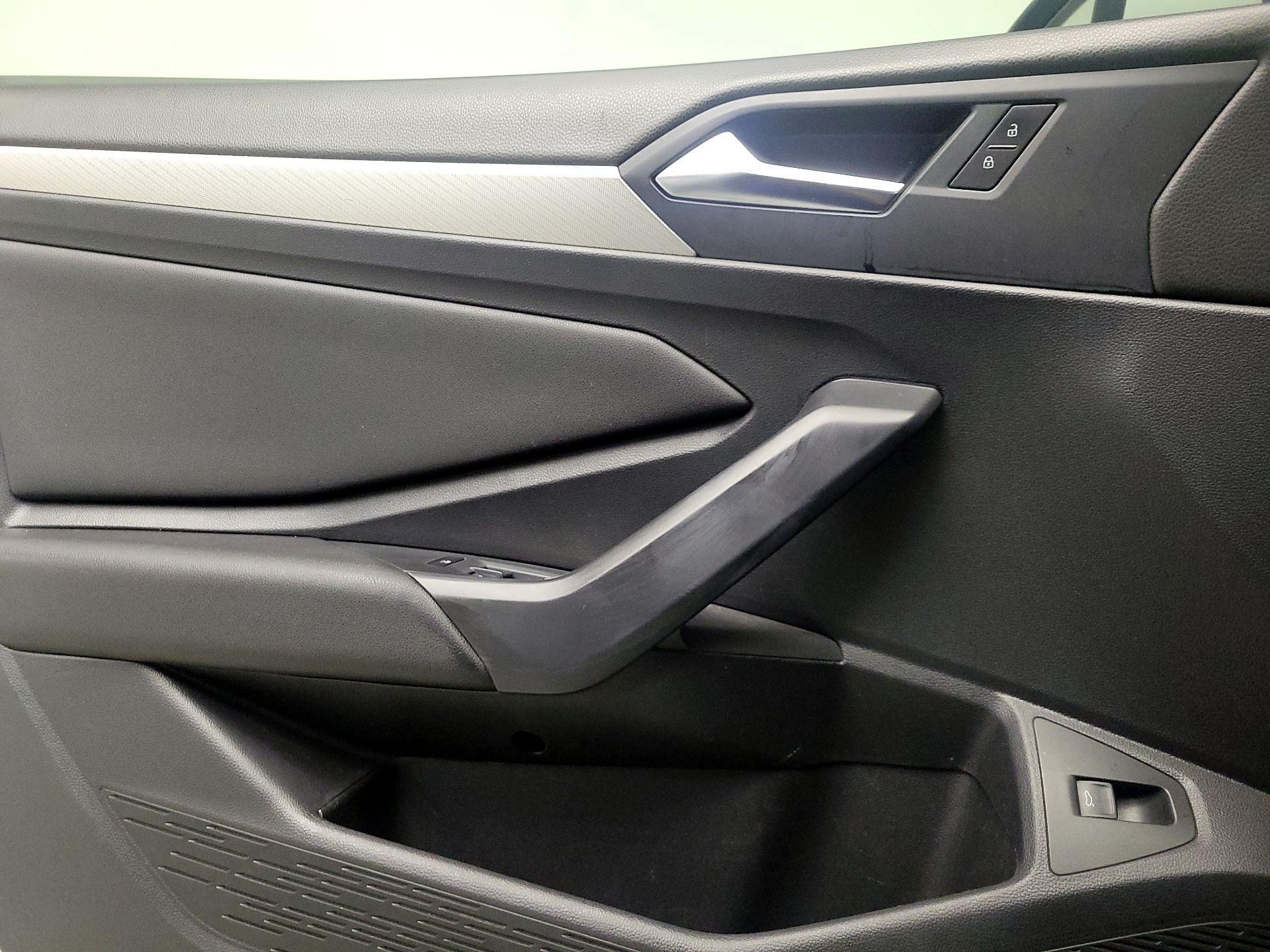 Thumbnail: 2019 Volkswagen Jetta - 12