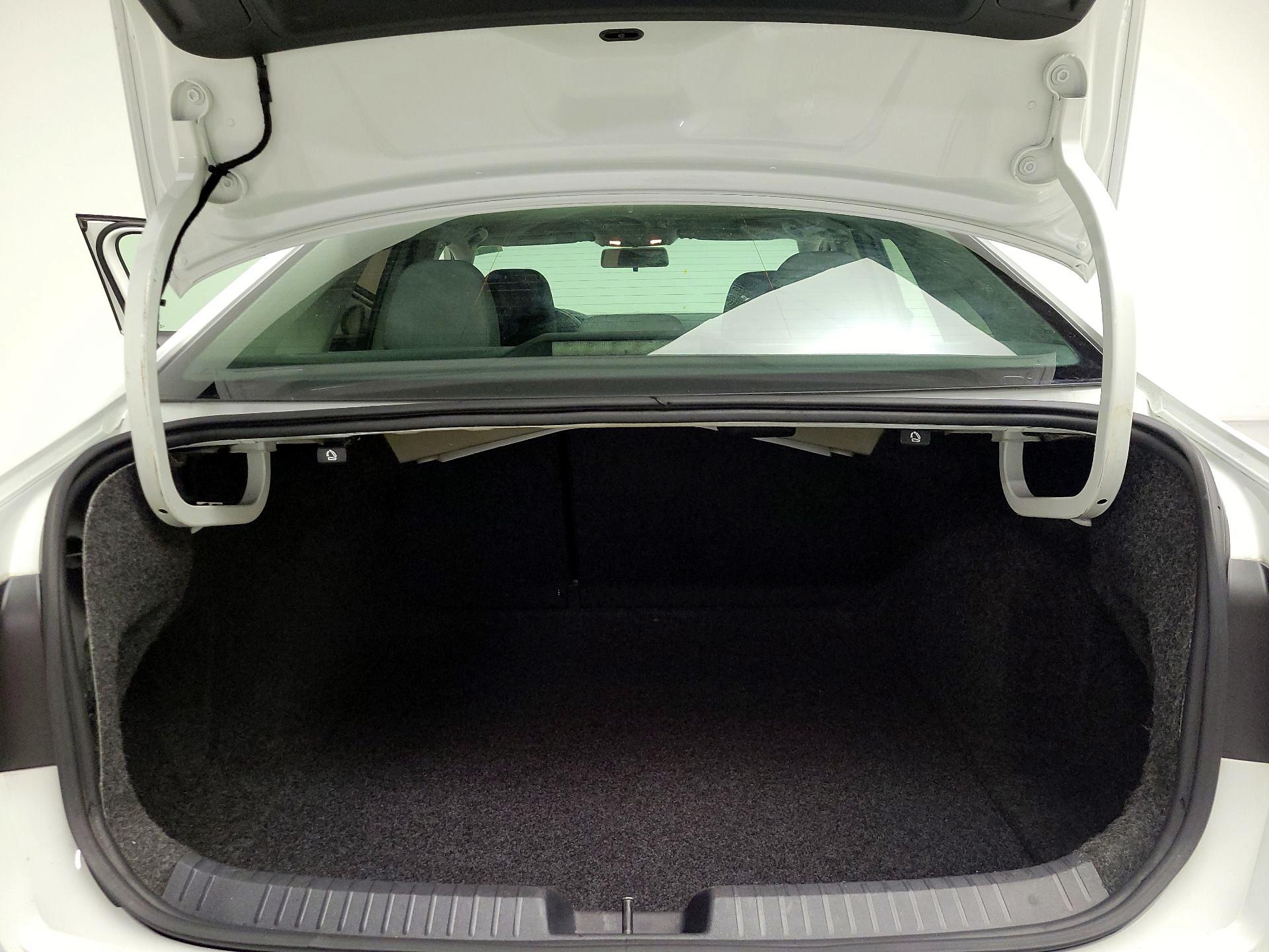 Thumbnail: 2019 Volkswagen Jetta - 20
