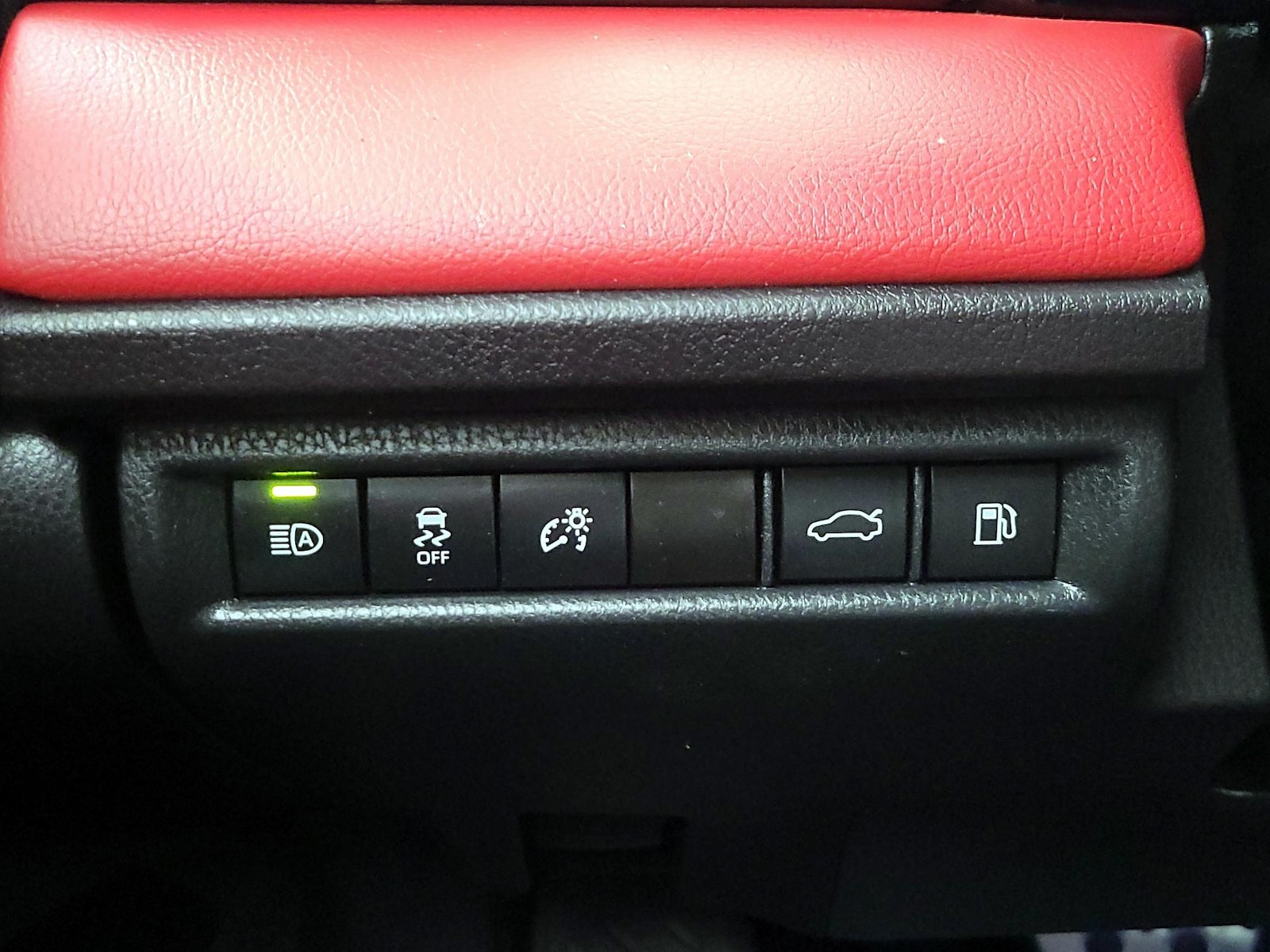 2025 Toyota Camry XSE - Photo 14