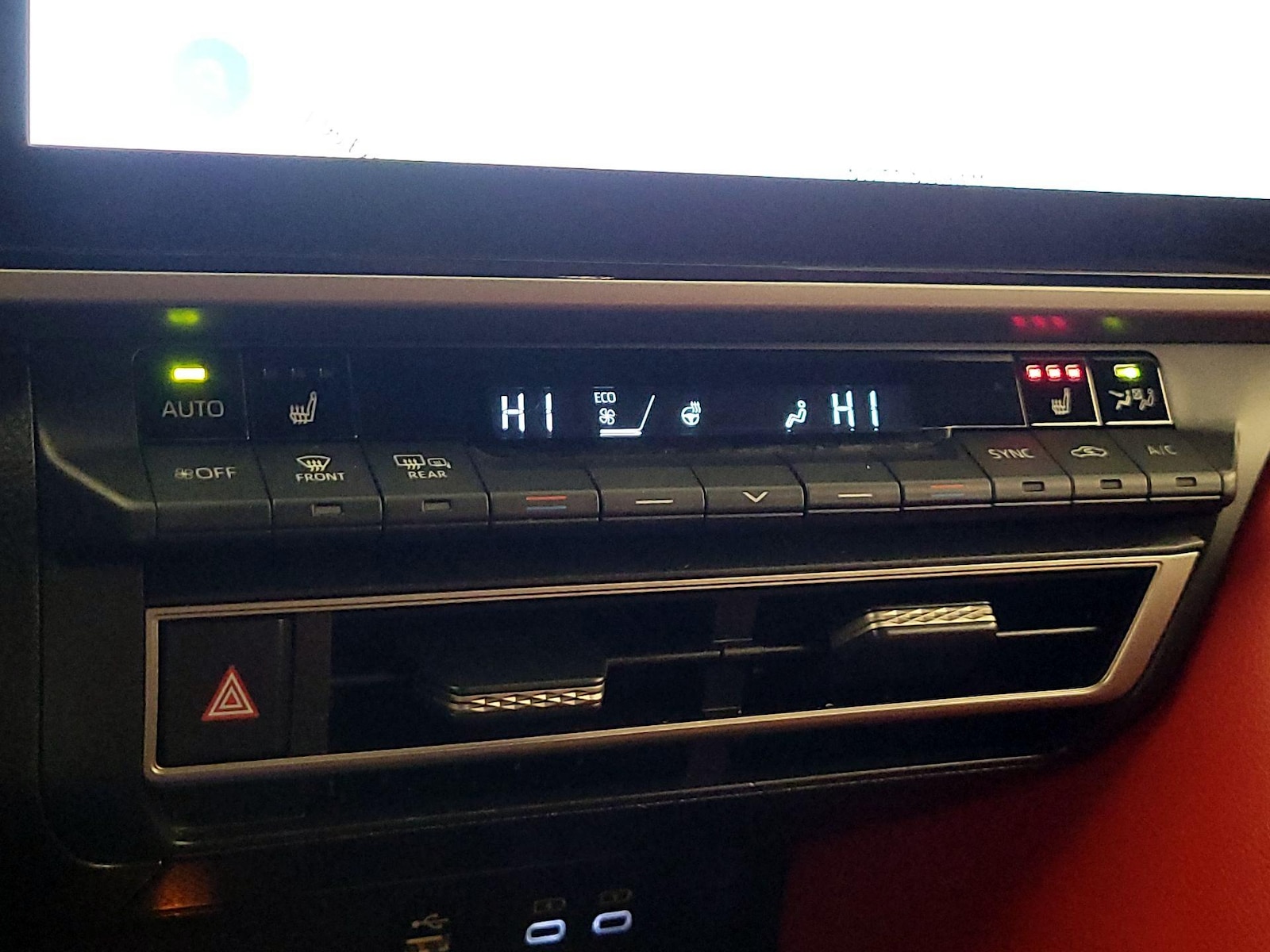 2025 Toyota Camry XSE - Photo 18