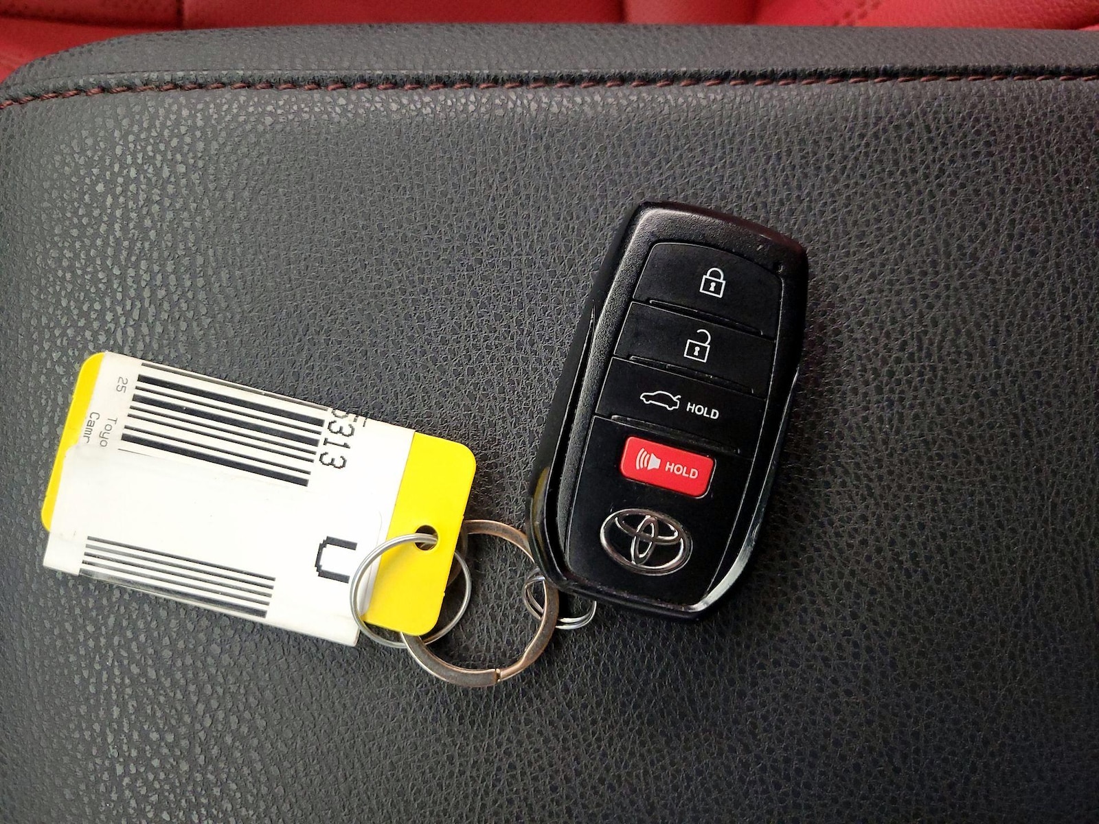 2025 Toyota Camry XSE - Photo 25