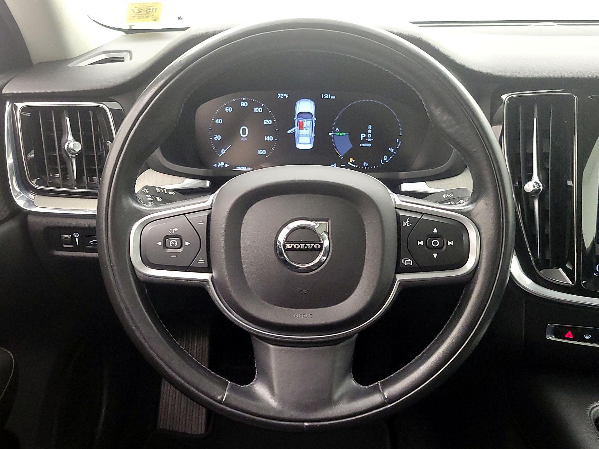 Thumbnail: 2022 Volvo S60 - 10
