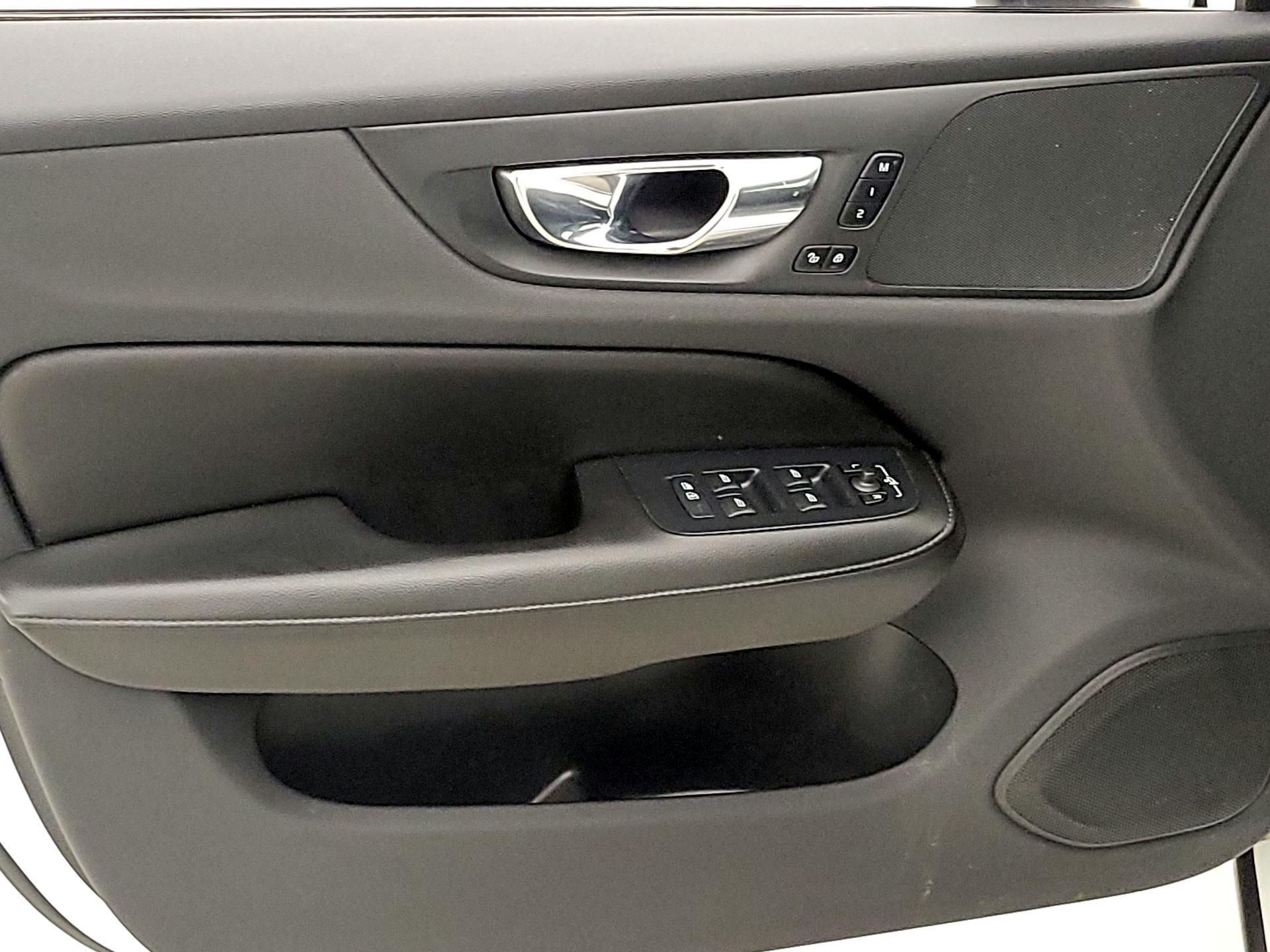 Thumbnail: 2022 Volvo S60 - 12