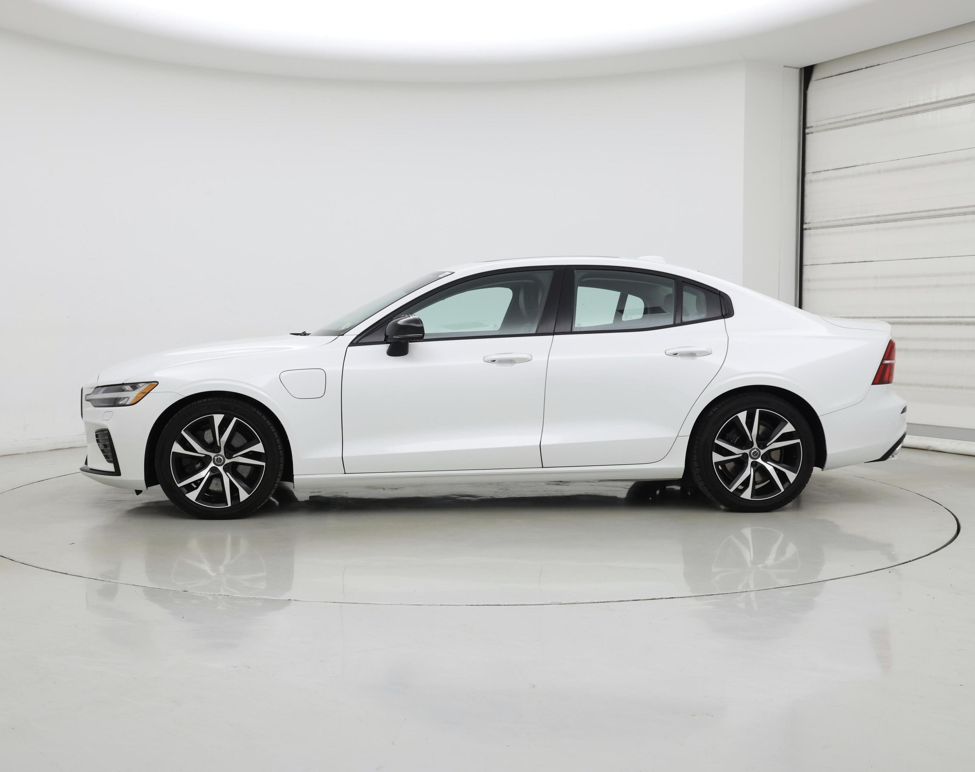 Thumbnail: 2022 Volvo S60 - 3