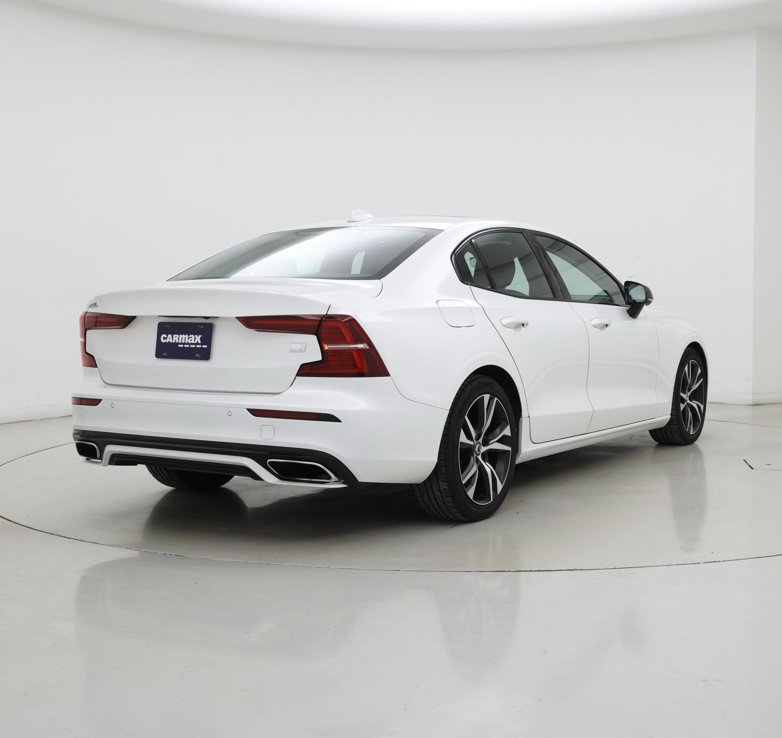 Thumbnail: 2022 Volvo S60 - 8