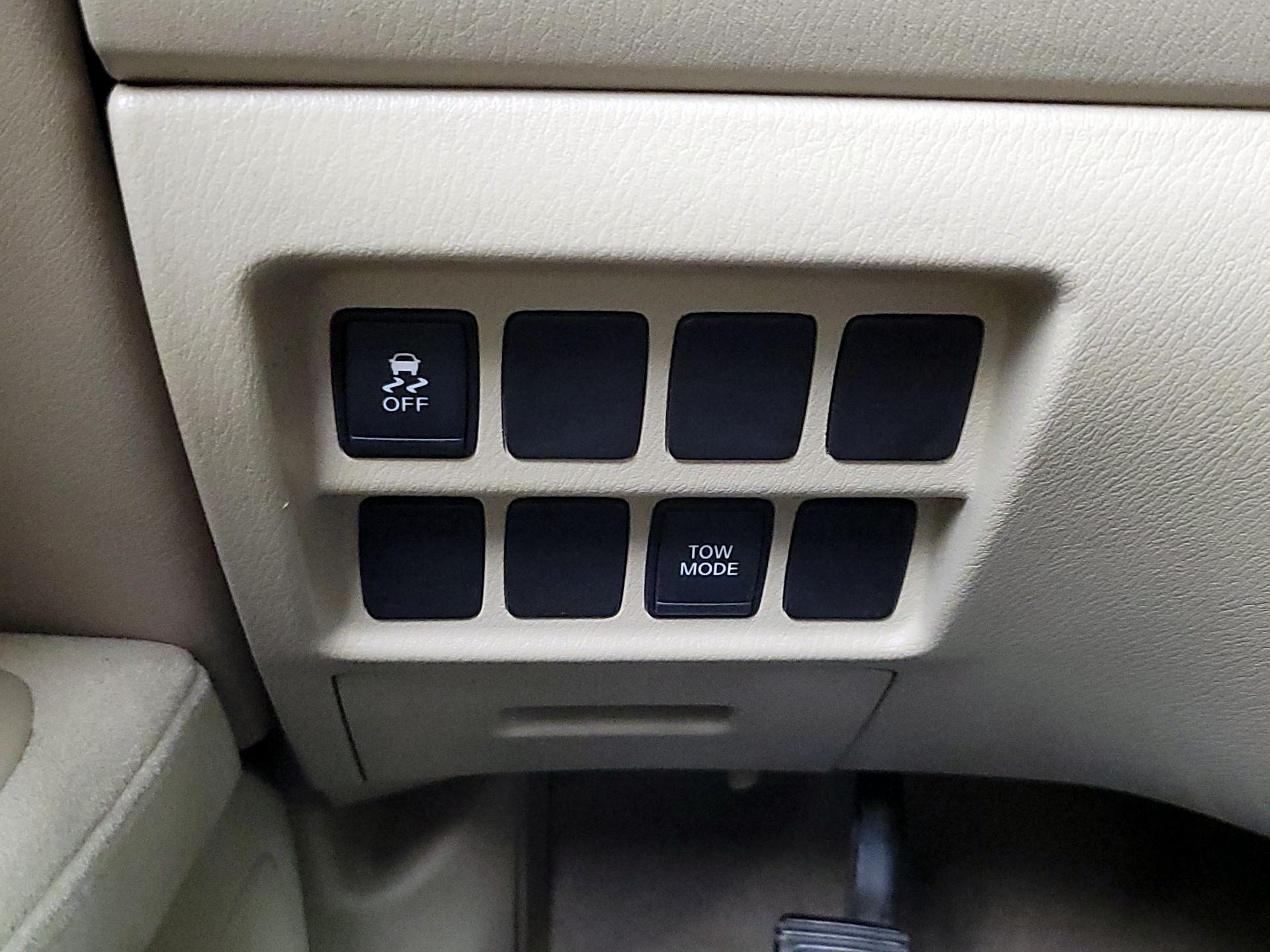 Thumbnail: 2014 Nissan Pathfinder - 13