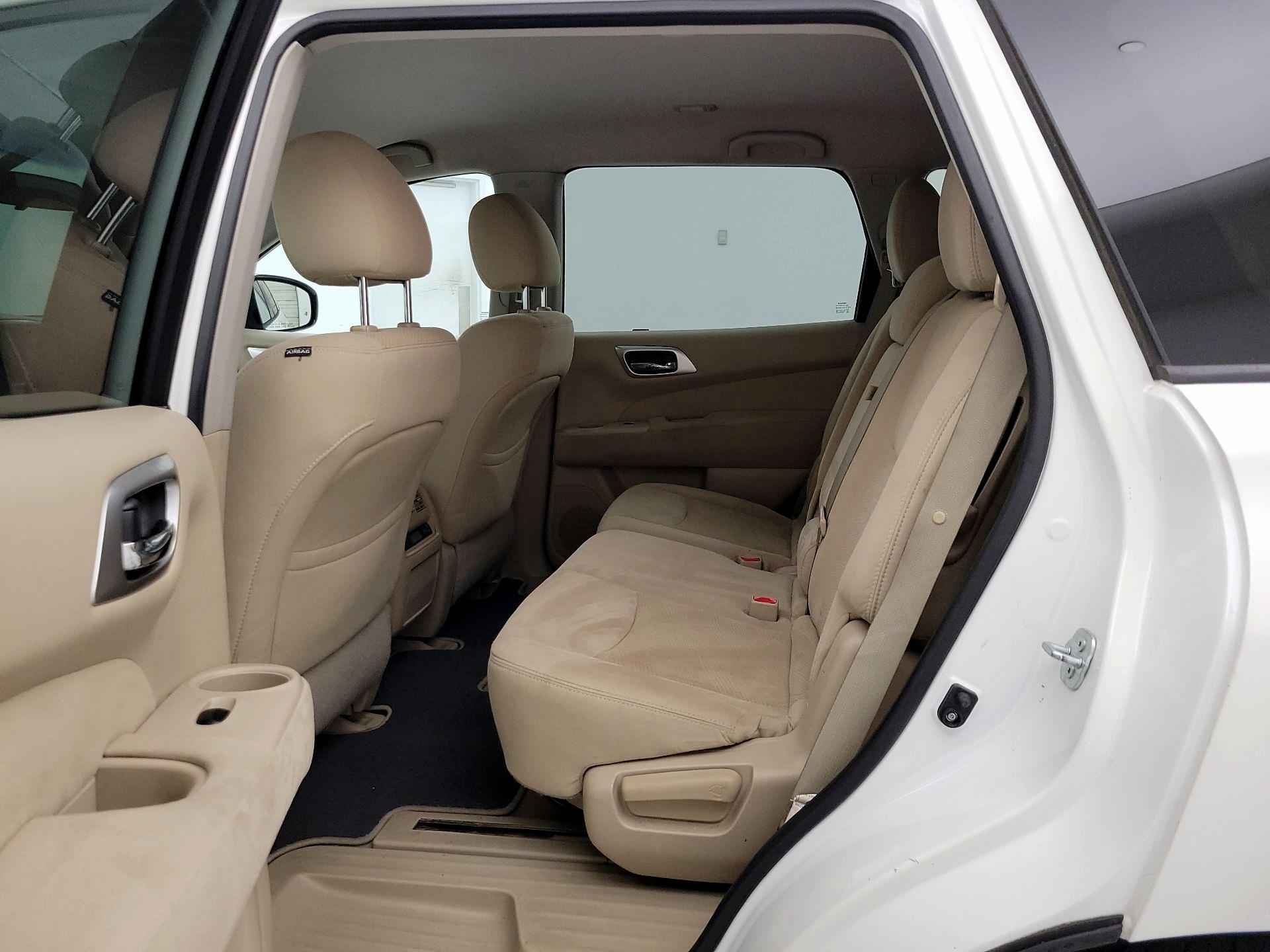 Thumbnail: 2014 Nissan Pathfinder - 17