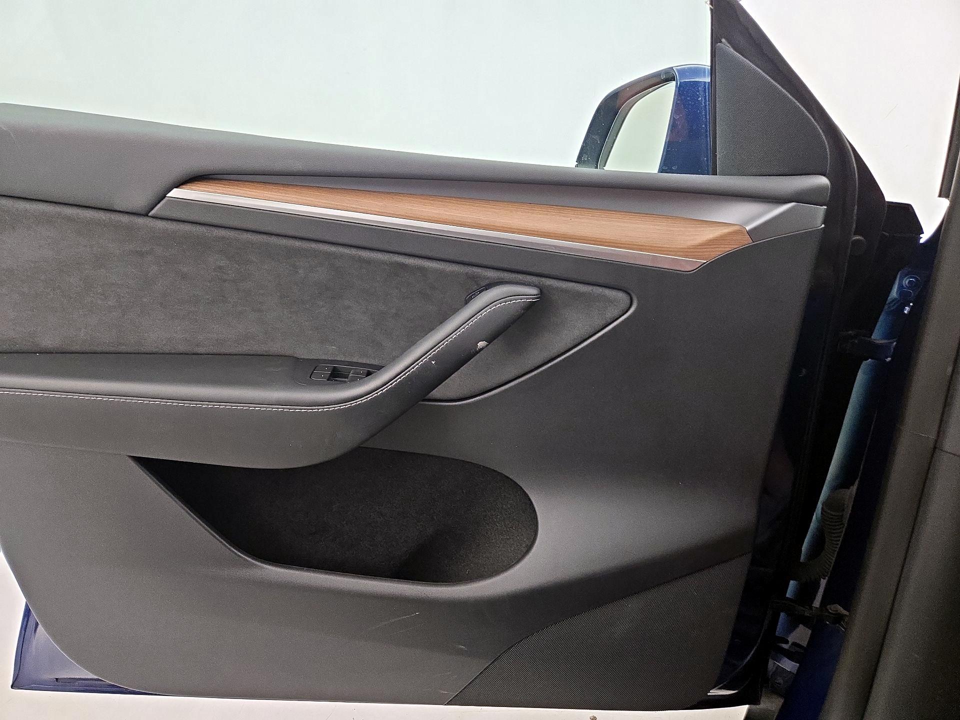 Thumbnail: 2023 Tesla Model Y - 12
