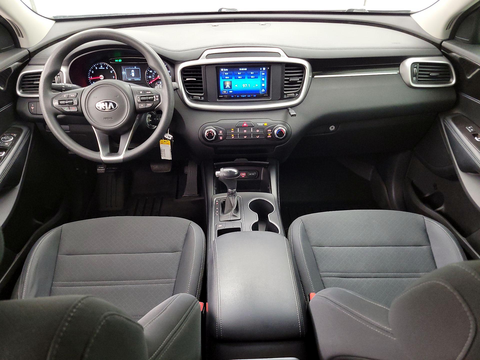 Thumbnail: 2017 Kia Sorento - 9