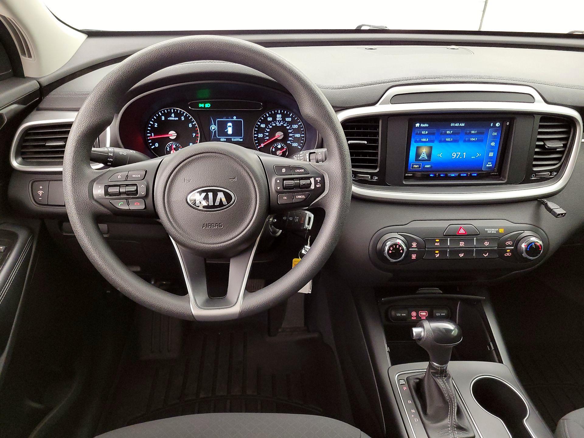 Thumbnail: 2017 Kia Sorento - 10