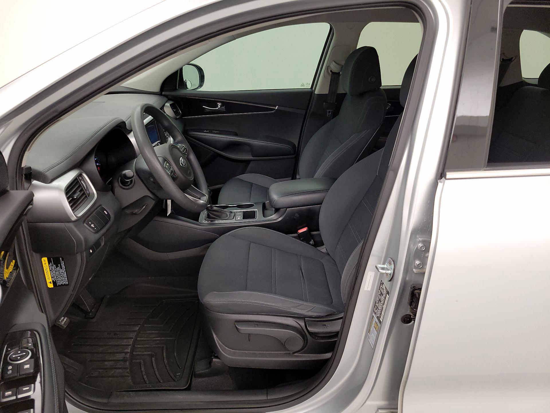 Thumbnail: 2017 Kia Sorento - 11