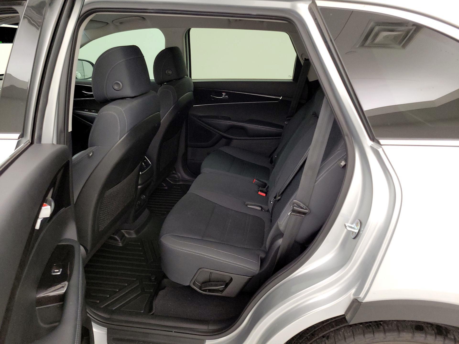 Thumbnail: 2017 Kia Sorento - 19