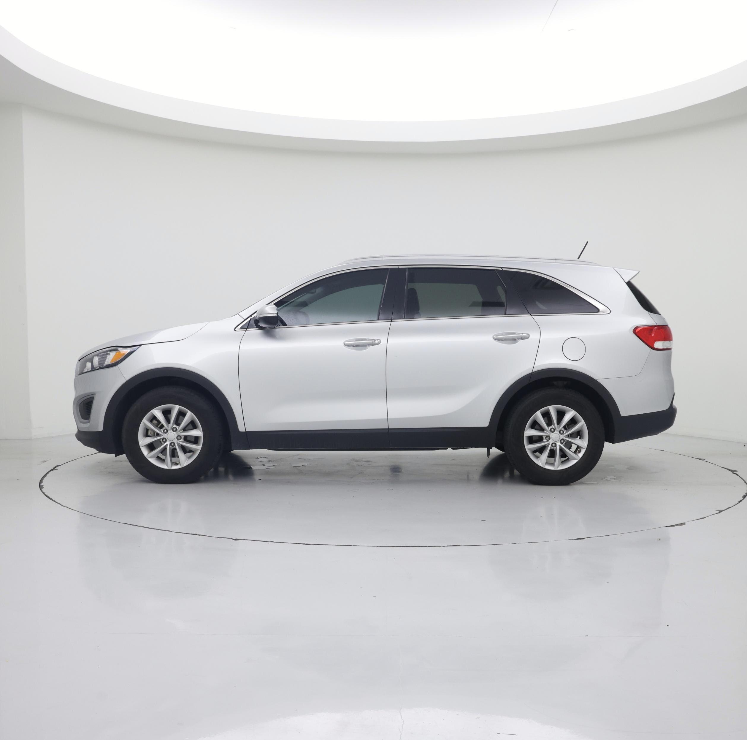 Thumbnail: 2017 Kia Sorento - 3