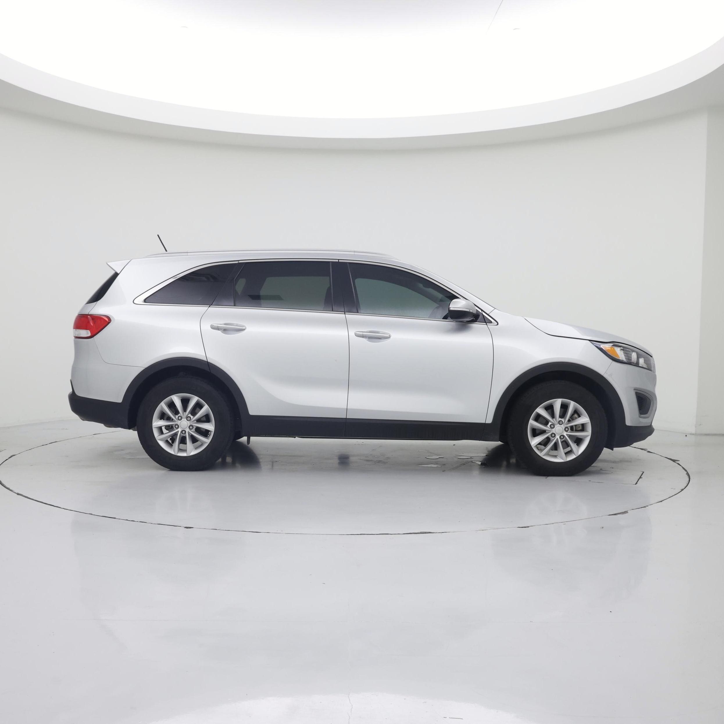 Thumbnail: 2017 Kia Sorento - 7