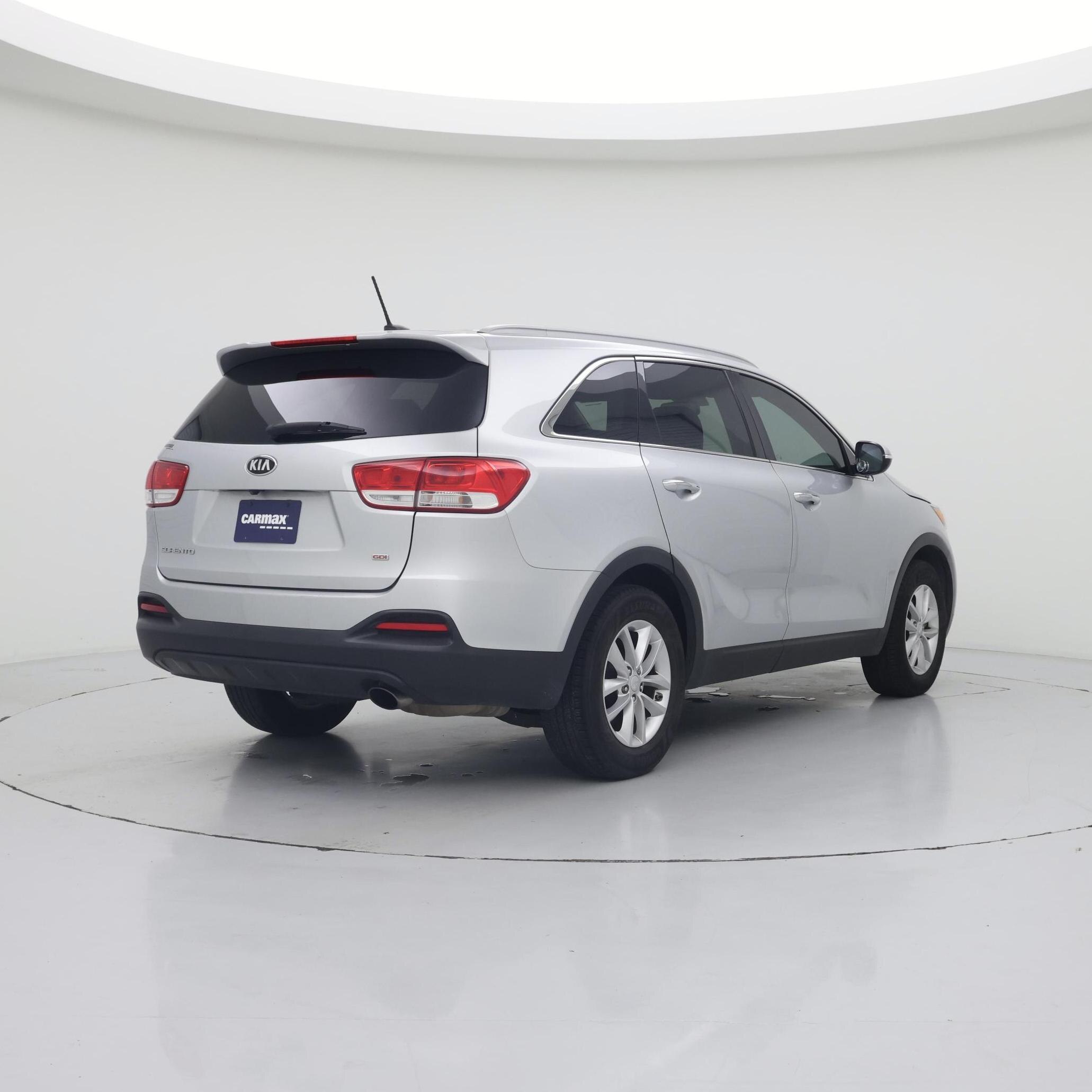 Thumbnail: 2017 Kia Sorento - 8