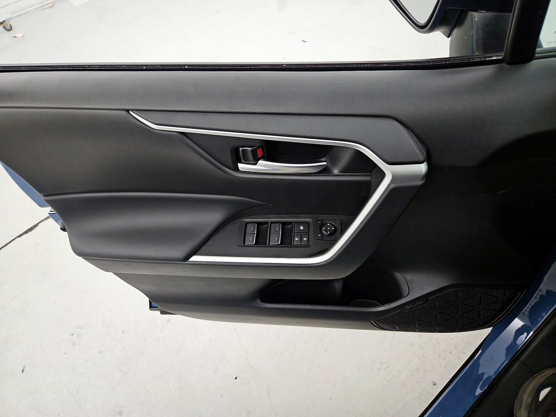 Thumbnail: 2024 Toyota RAV4 - 12