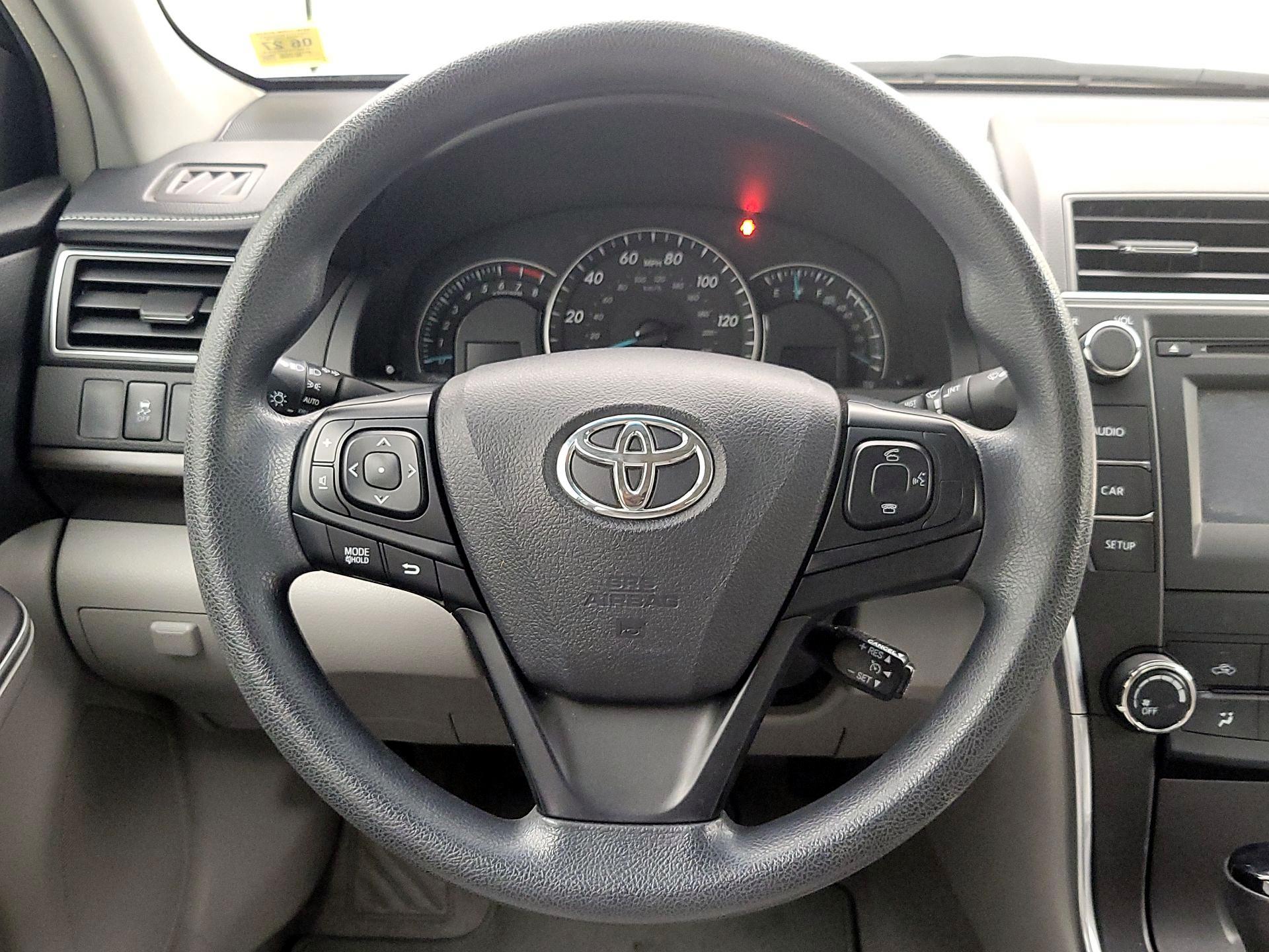 Thumbnail: 2015 Toyota Camry - 10