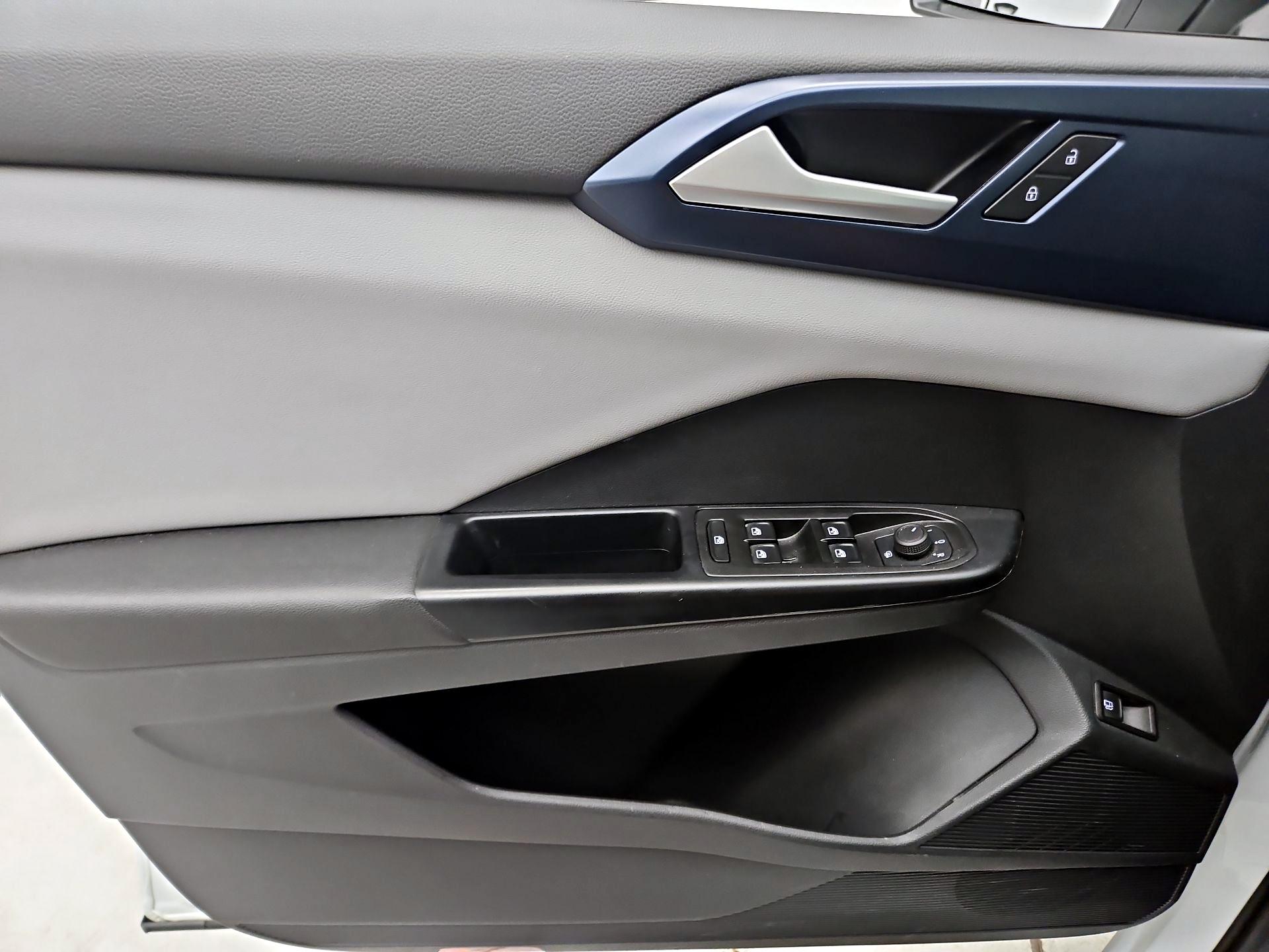 Thumbnail: 2023 Volkswagen Taos - 12