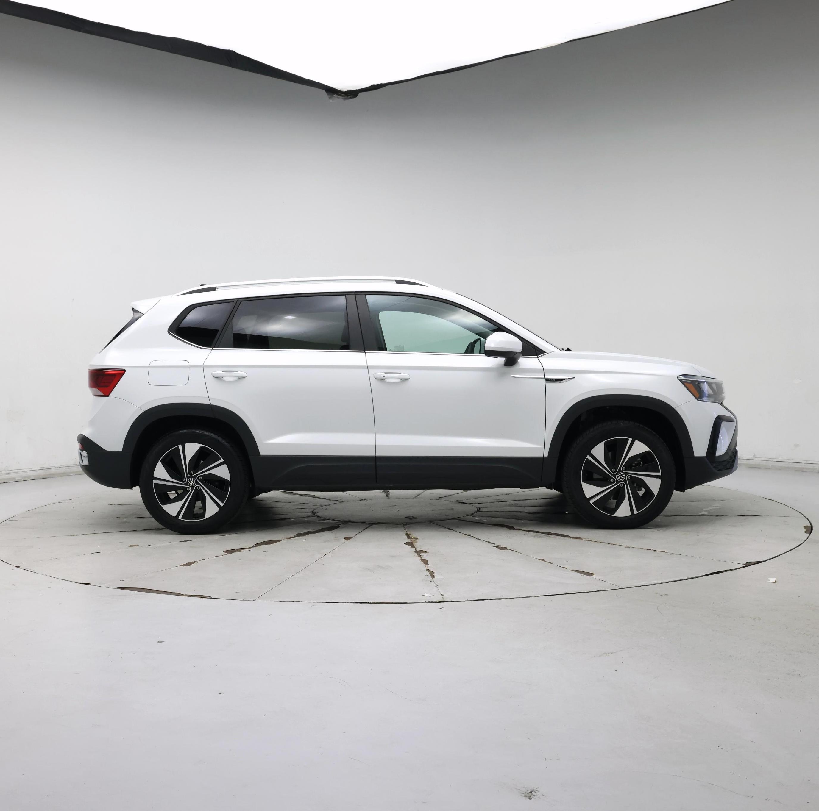 Thumbnail: 2023 Volkswagen Taos - 7