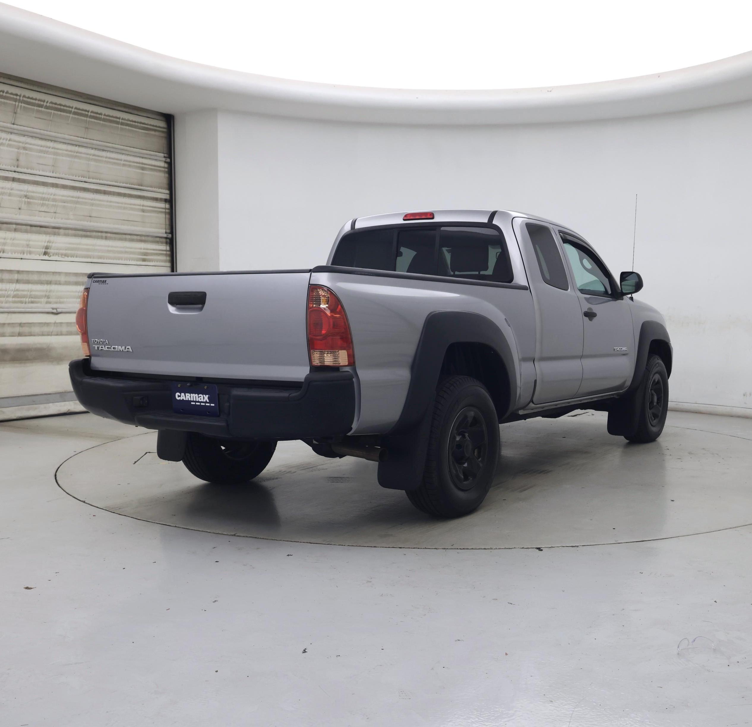 Thumbnail: 2015 Toyota Tacoma - 8