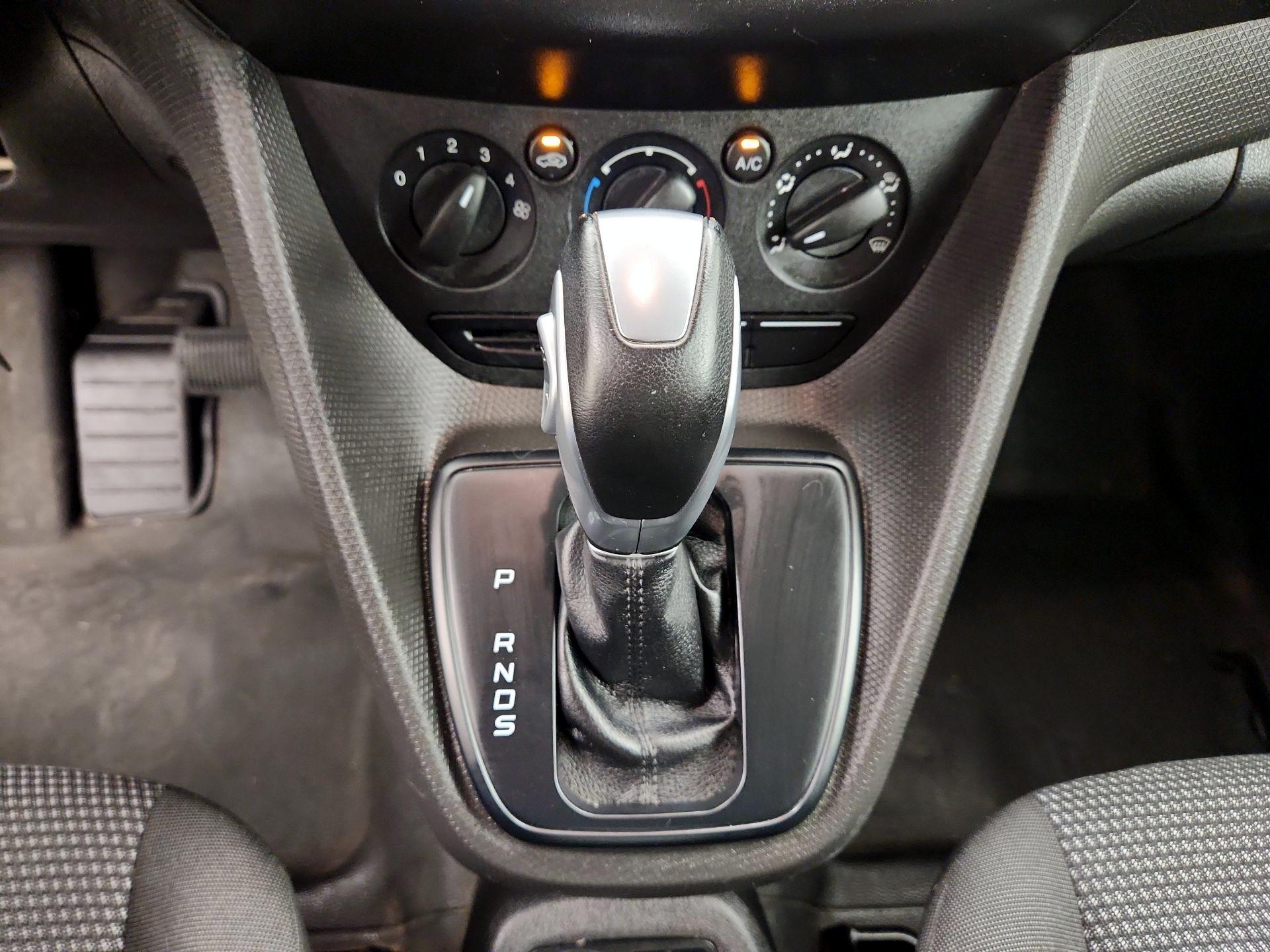 Thumbnail: 2014 Ford Transit Series - 16