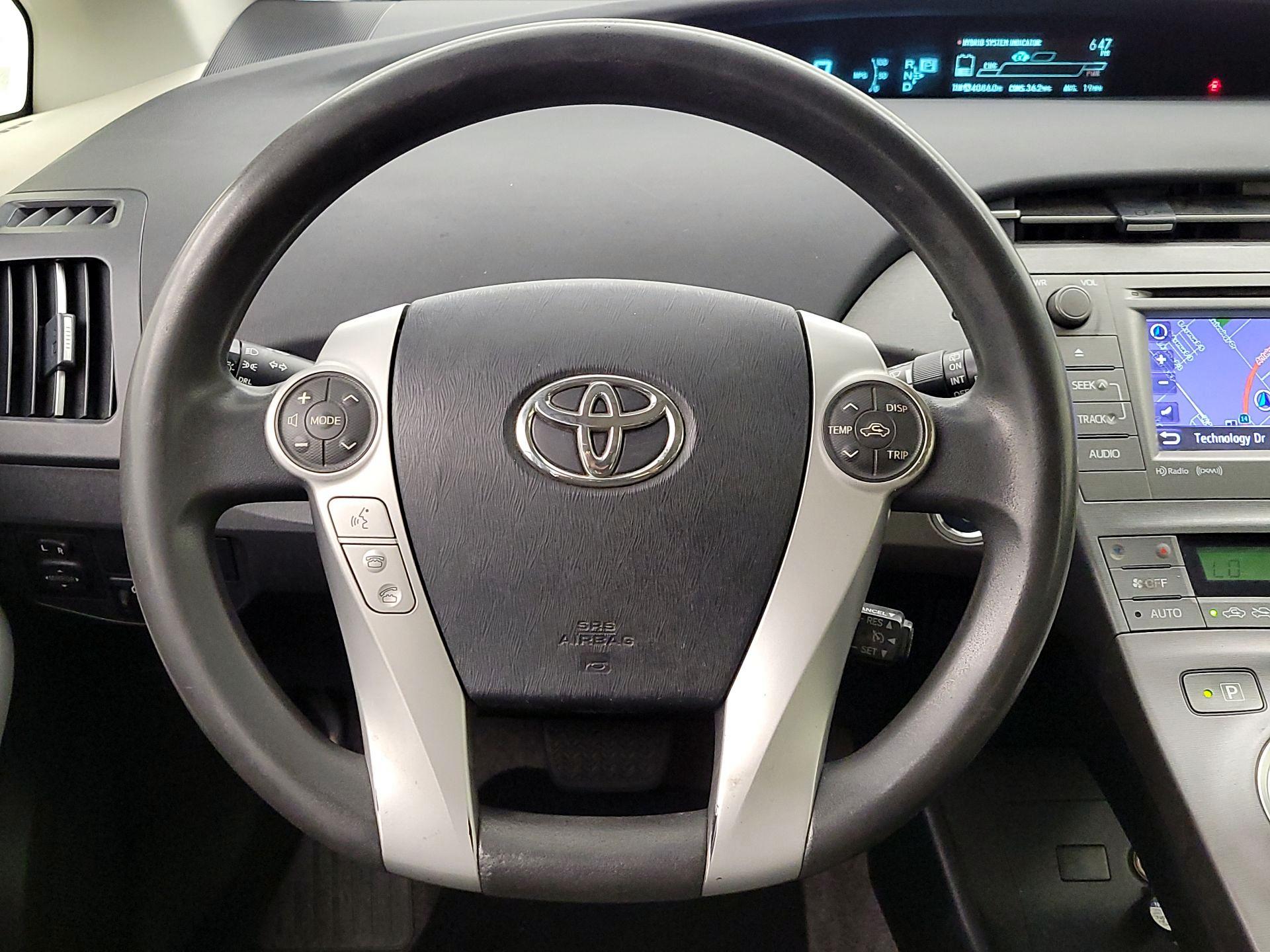 Thumbnail: 2015 Toyota Prius - 10