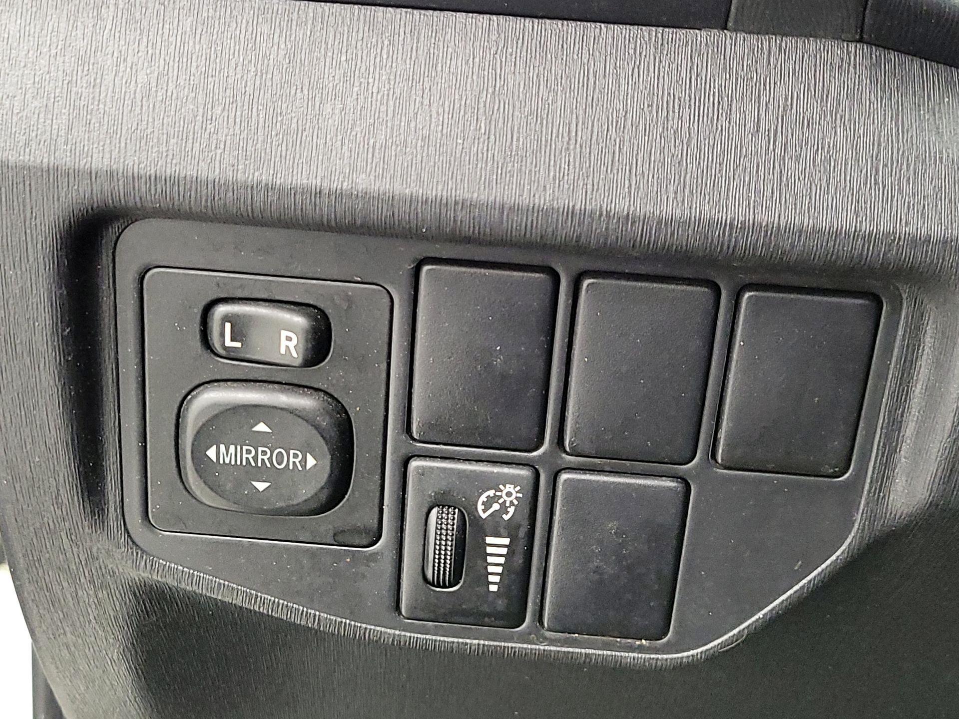 Thumbnail: 2015 Toyota Prius - 13
