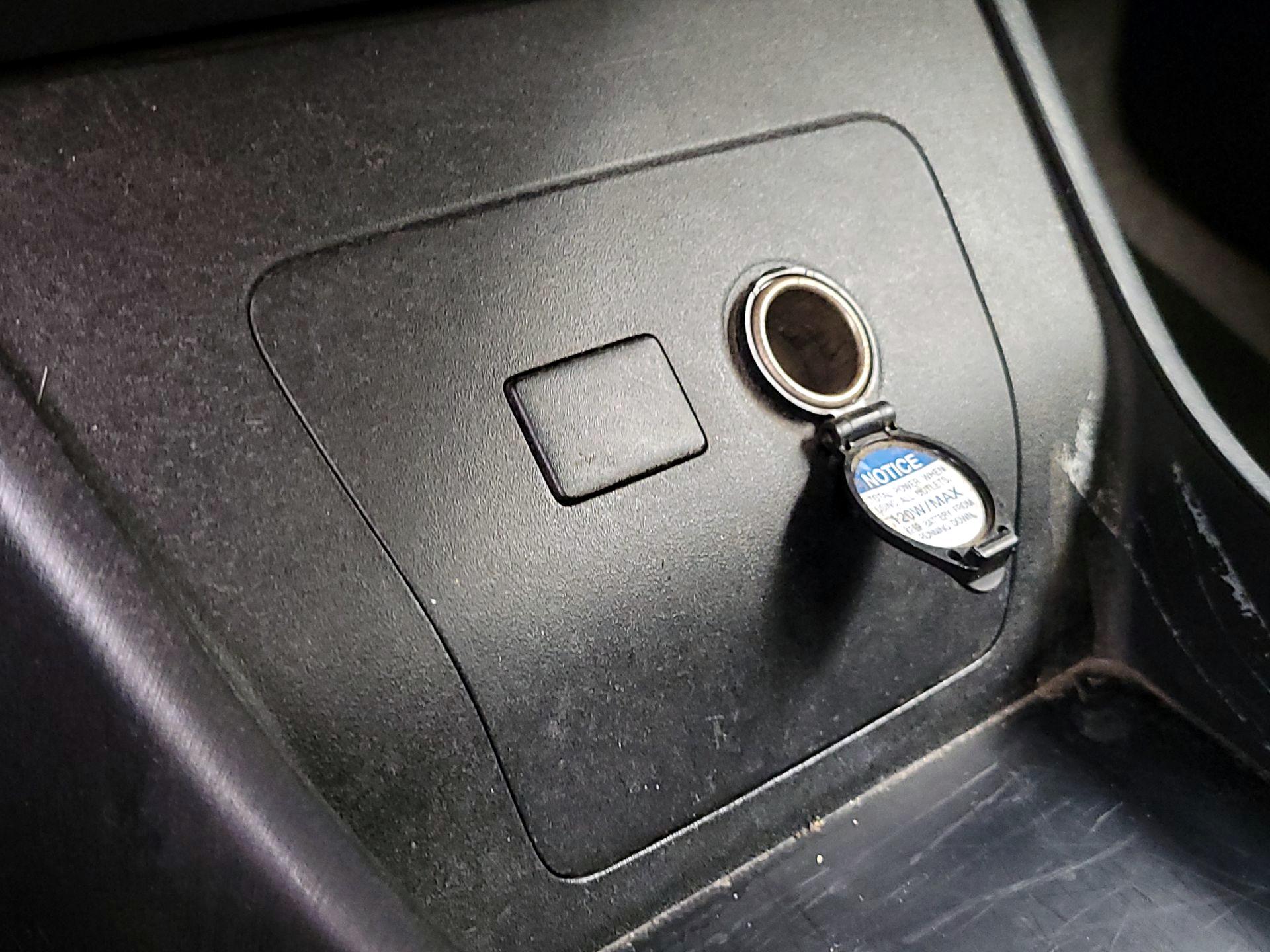 Thumbnail: 2015 Toyota Prius - 19