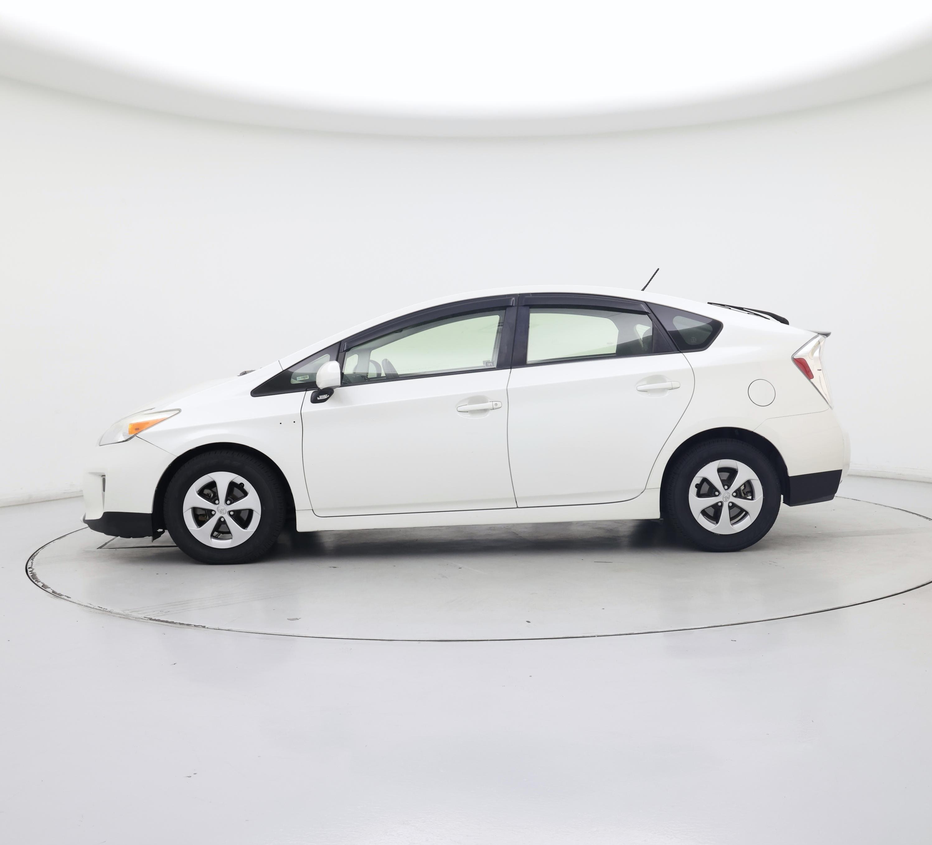 Thumbnail: 2015 Toyota Prius - 3