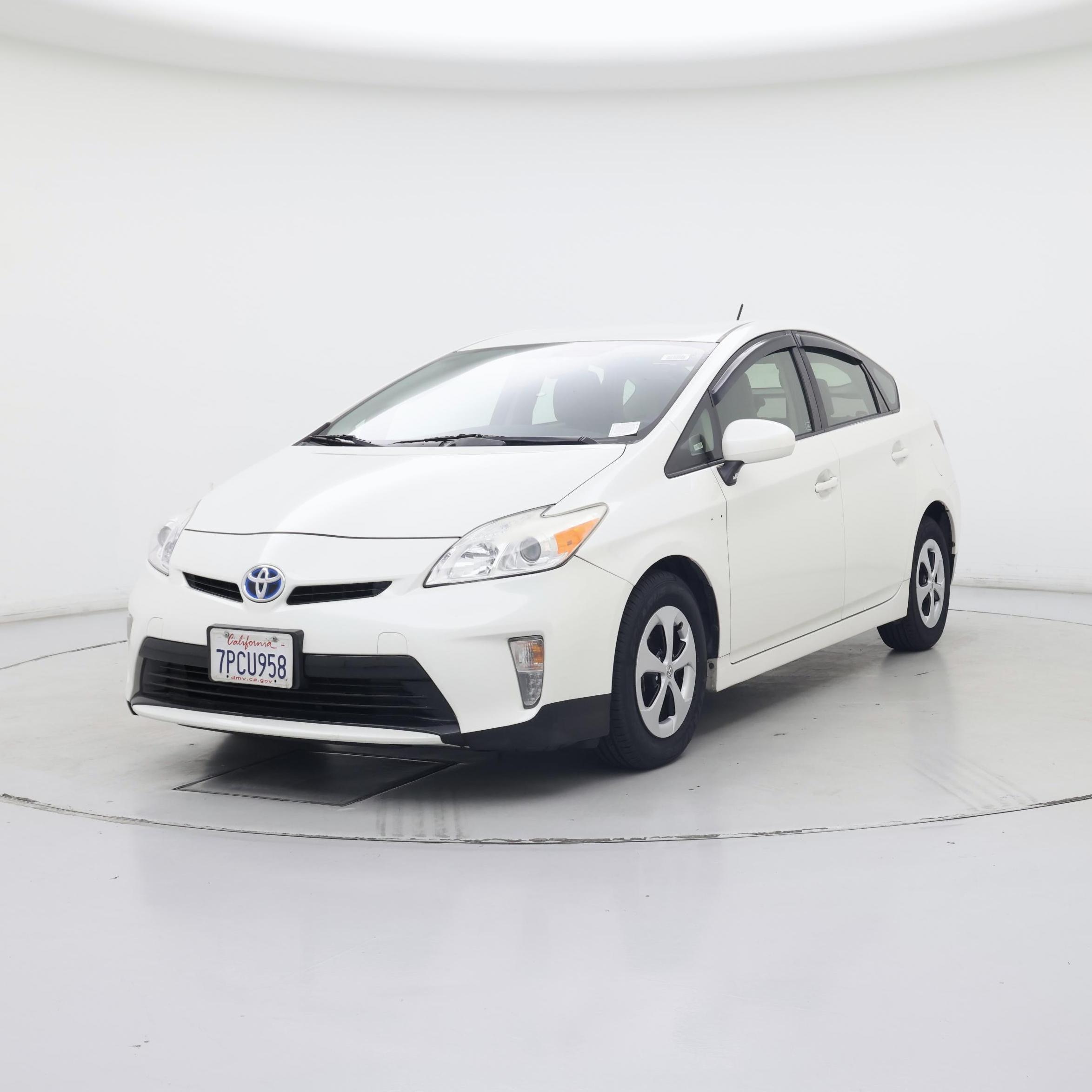 Thumbnail: 2015 Toyota Prius - 4