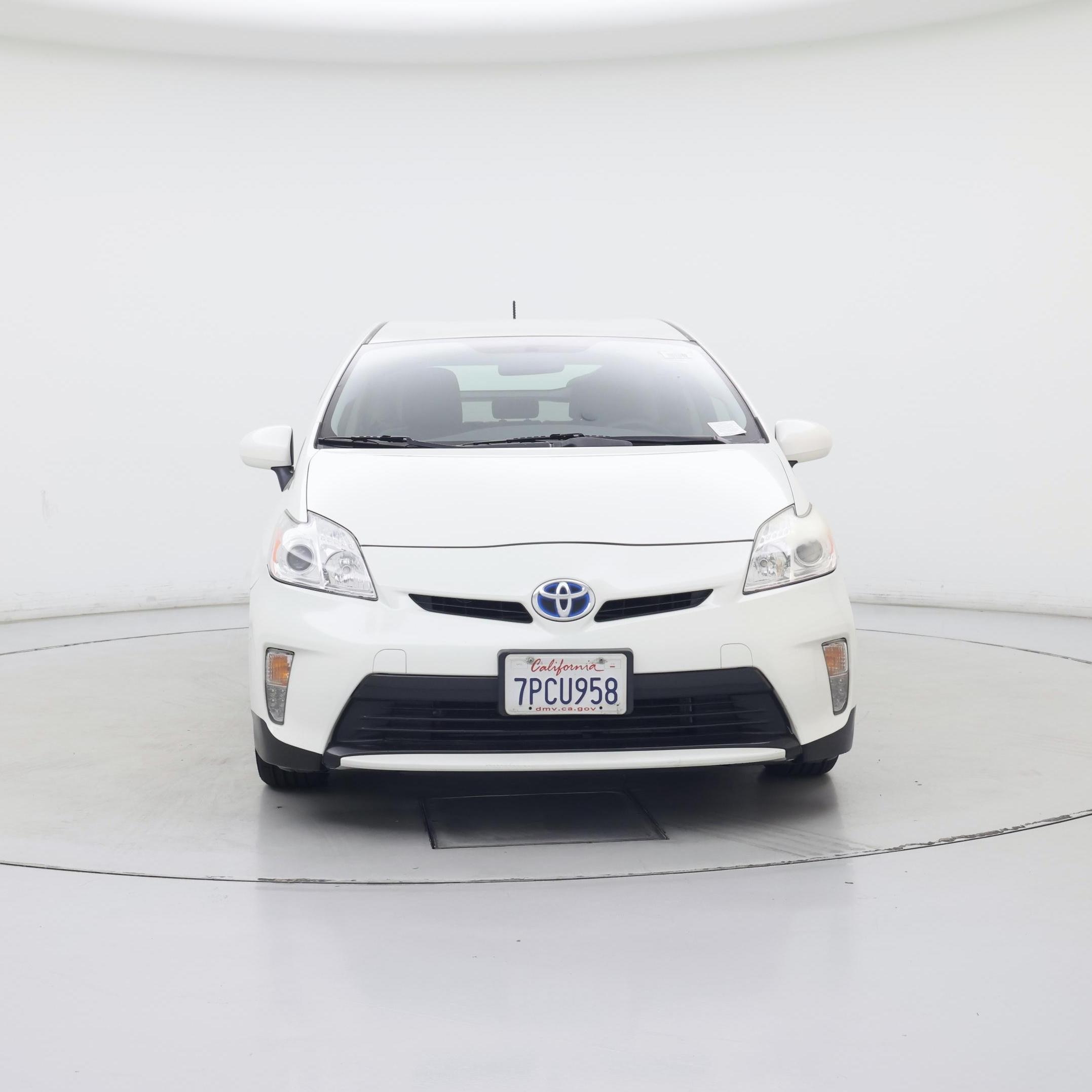 Thumbnail: 2015 Toyota Prius - 5