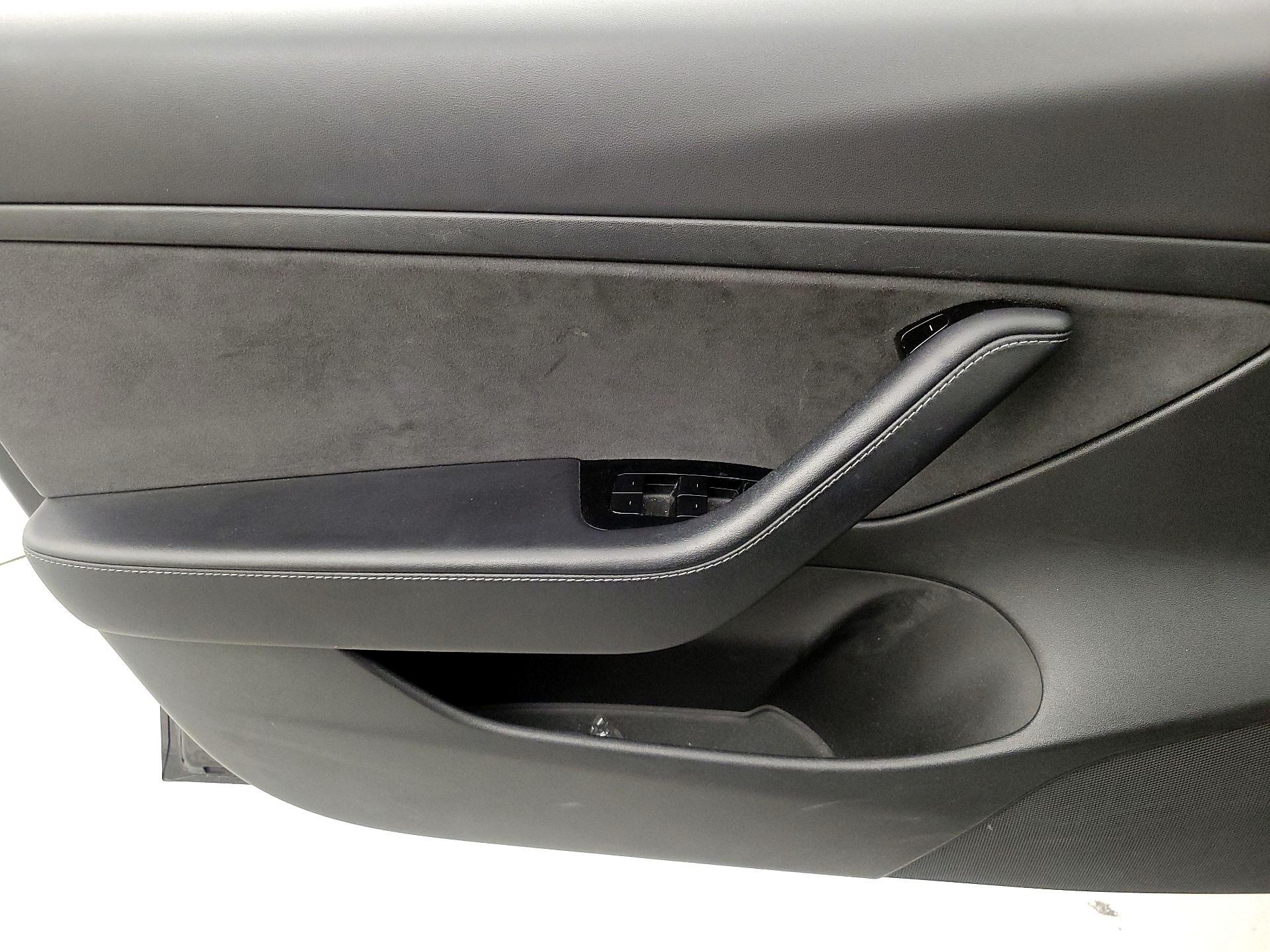 Thumbnail: 2020 Tesla Model 3 - 12