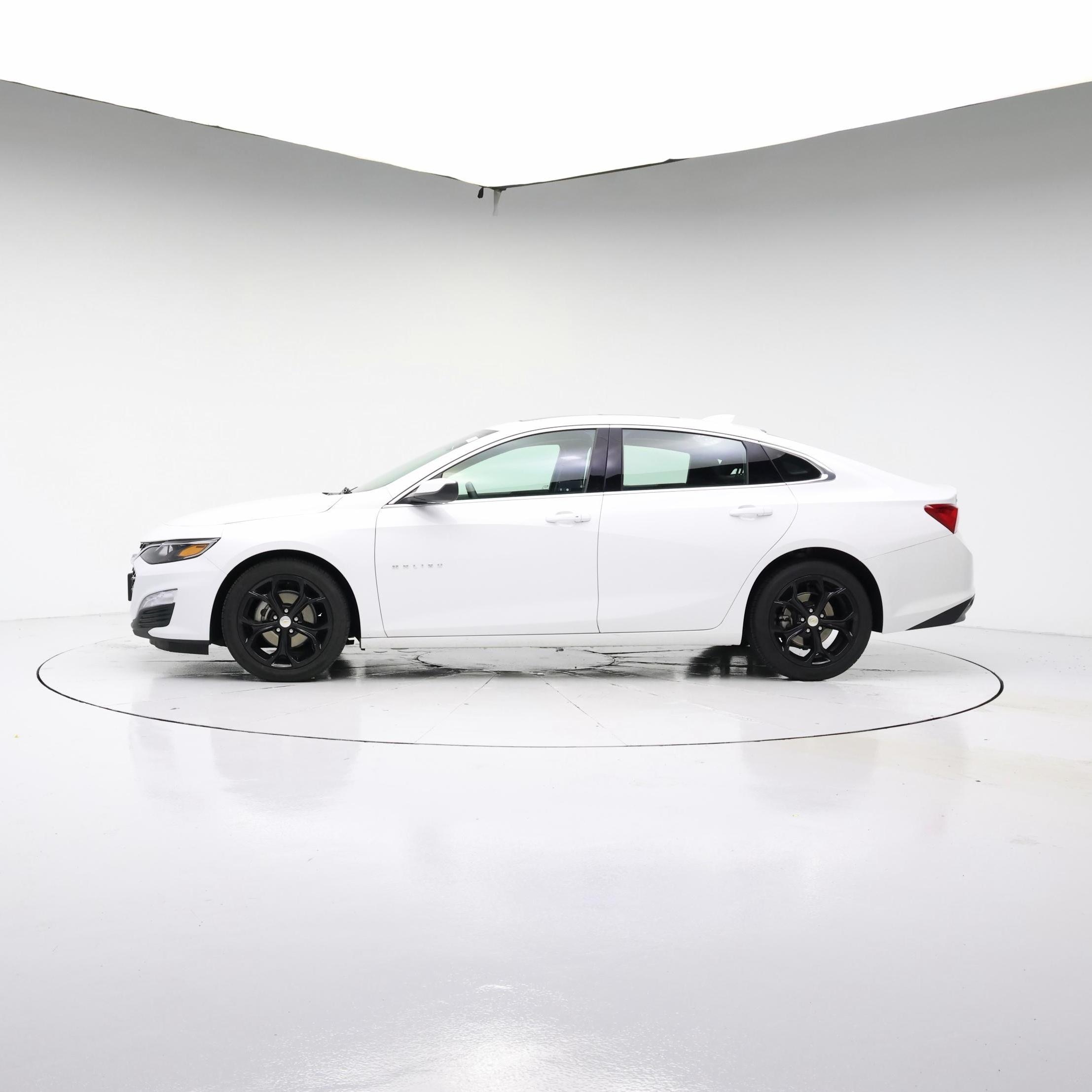 Thumbnail: 2024 Chevrolet Malibu - 3