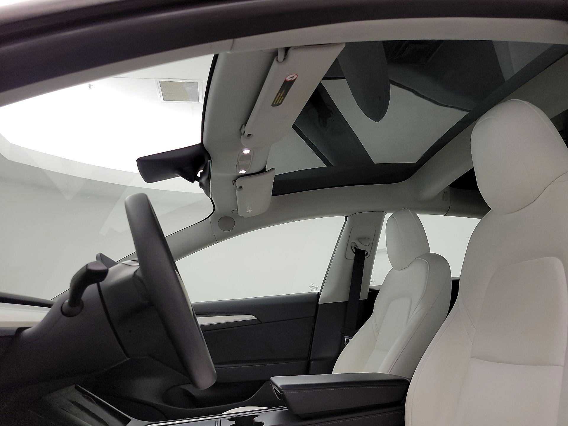 Thumbnail: 2021 Tesla Model 3 - 19