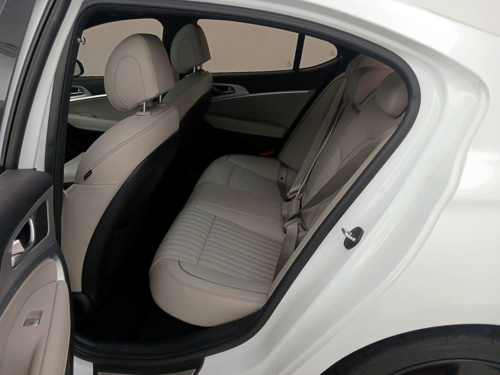 2023 GENESIS G70 Standard - Photo 22