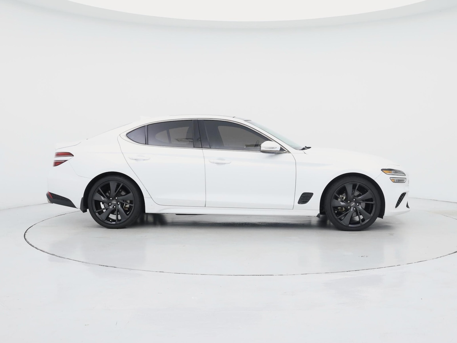 2023 GENESIS G70 Standard - Photo 8