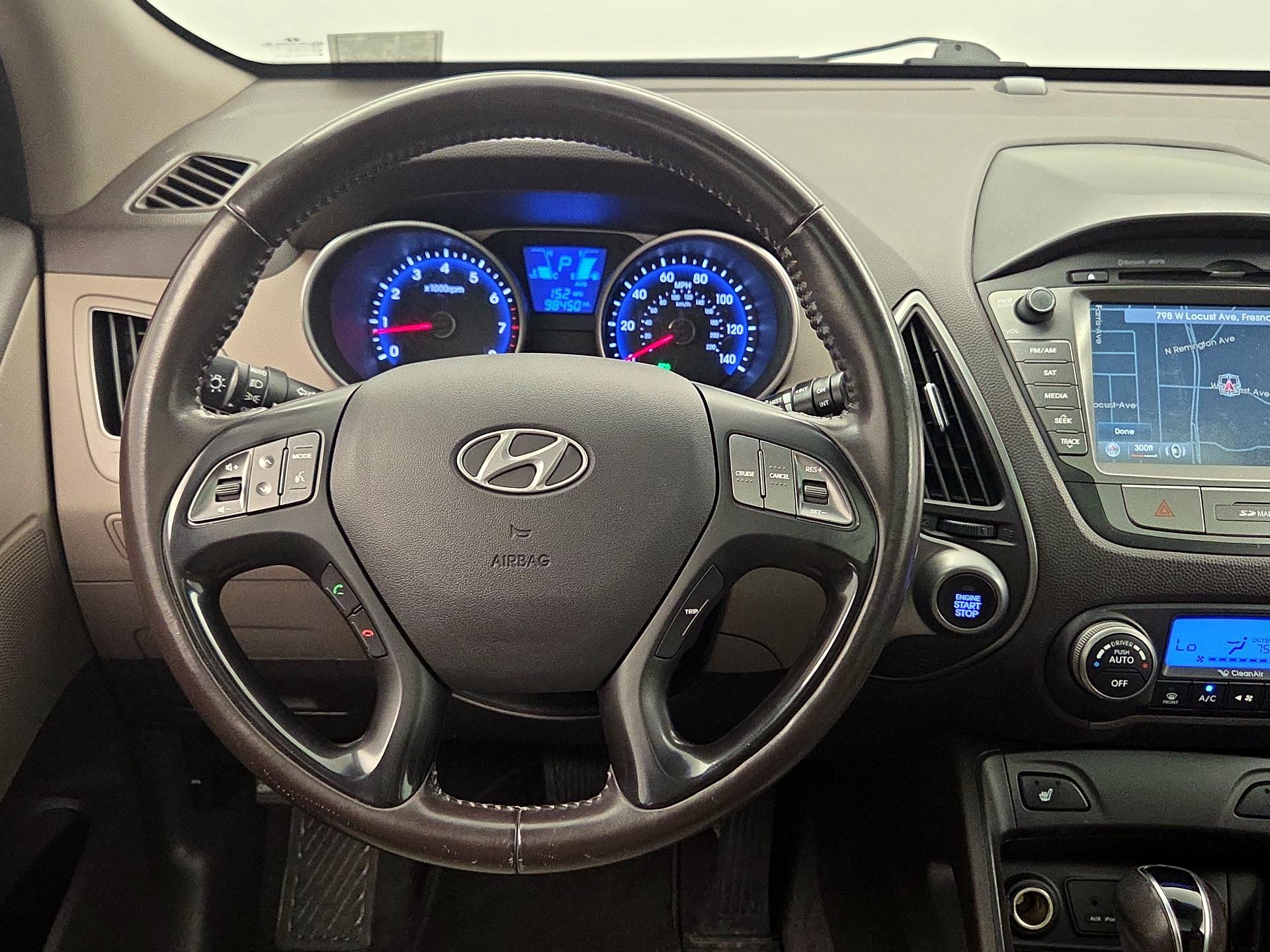 Thumbnail: 2014 Hyundai Tucson - 10
