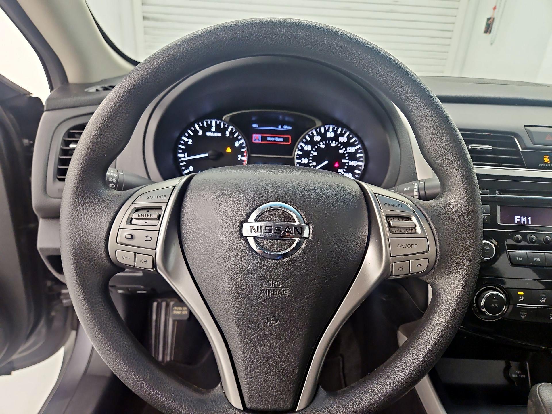 Thumbnail: 2015 Nissan Altima - 10