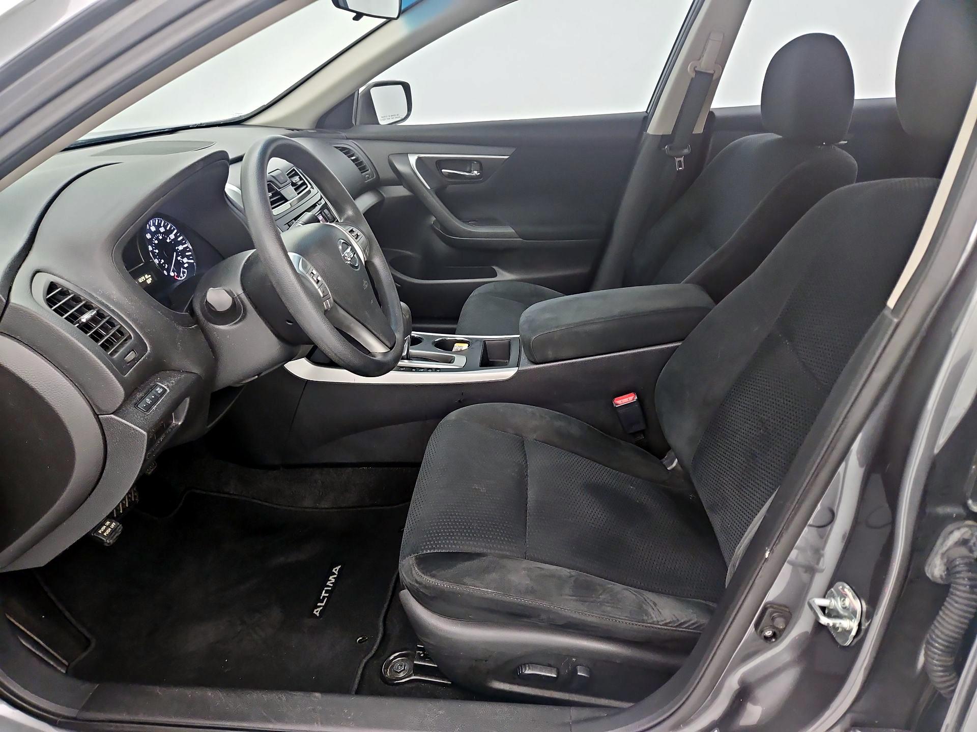Thumbnail: 2015 Nissan Altima - 11