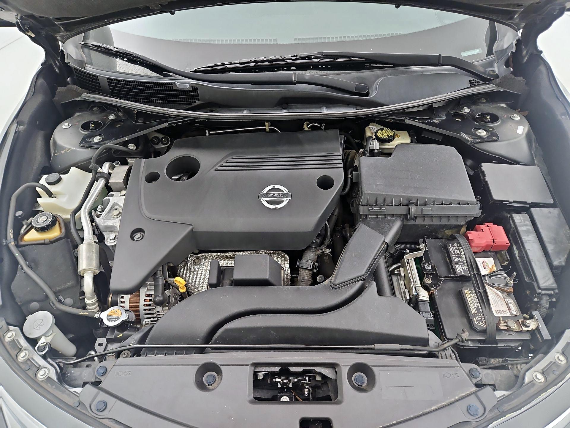 Thumbnail: 2015 Nissan Altima - 20