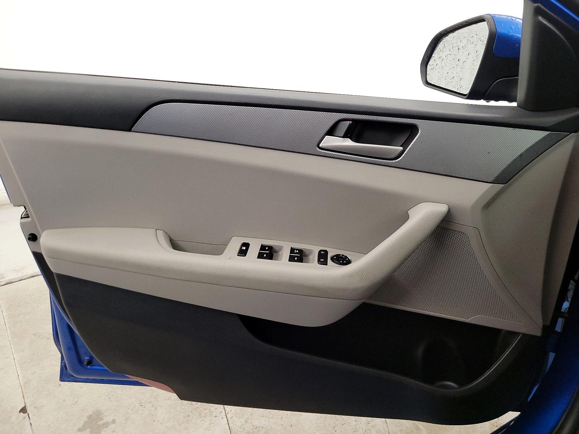 Thumbnail: 2018 Hyundai Sonata - 12