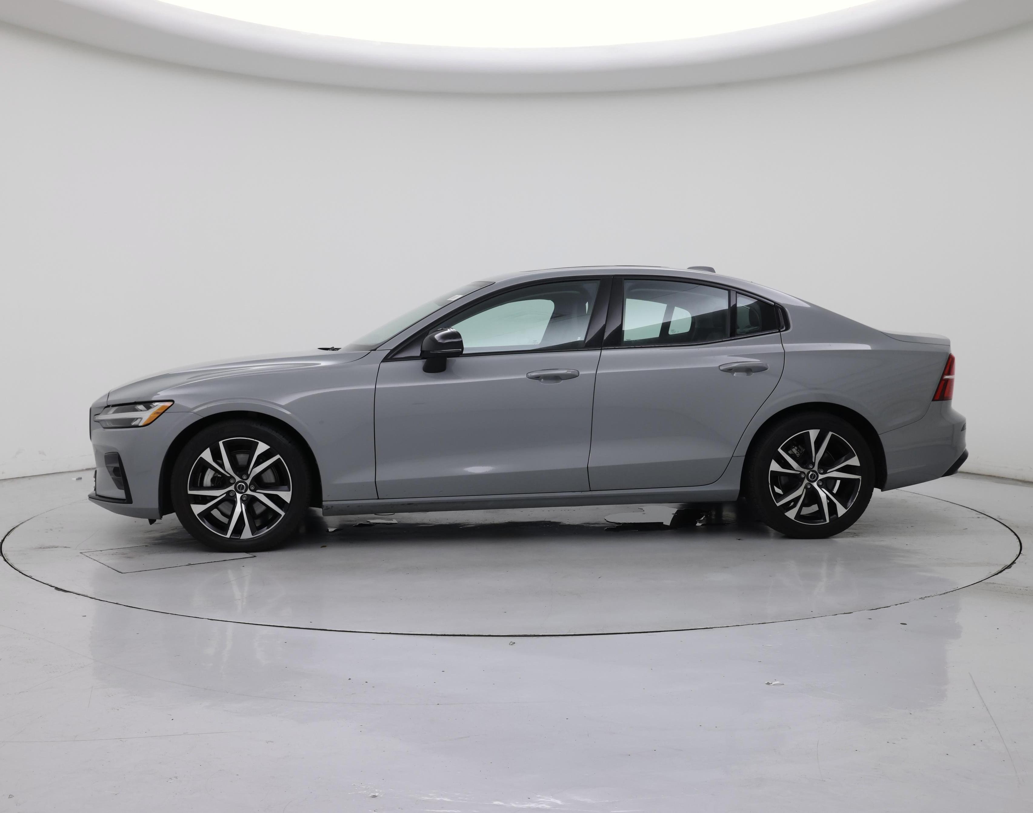 Thumbnail: 2024 Volvo S60 - 3