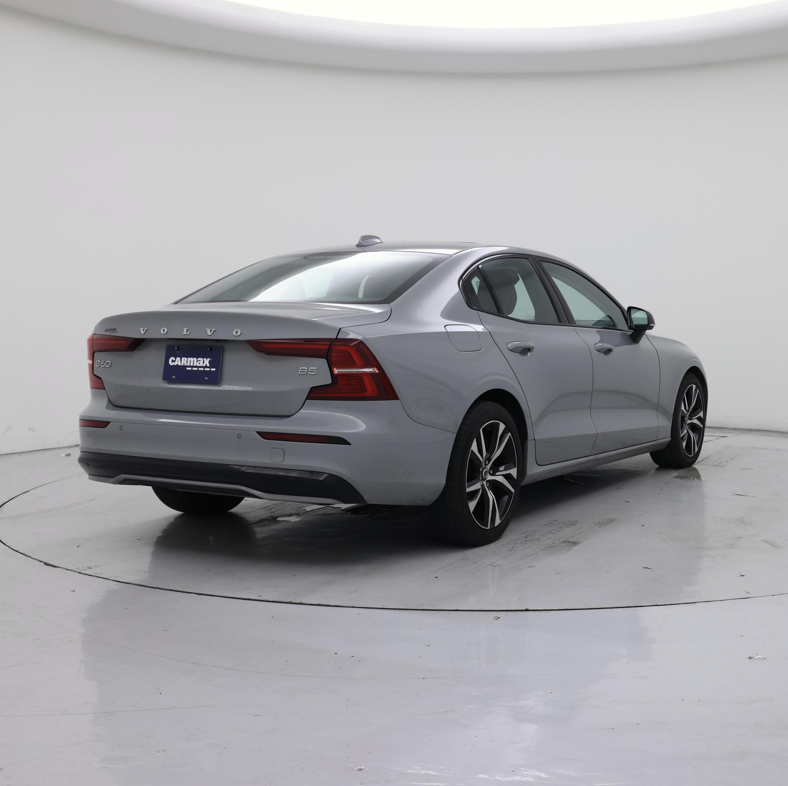 Thumbnail: 2024 Volvo S60 - 8