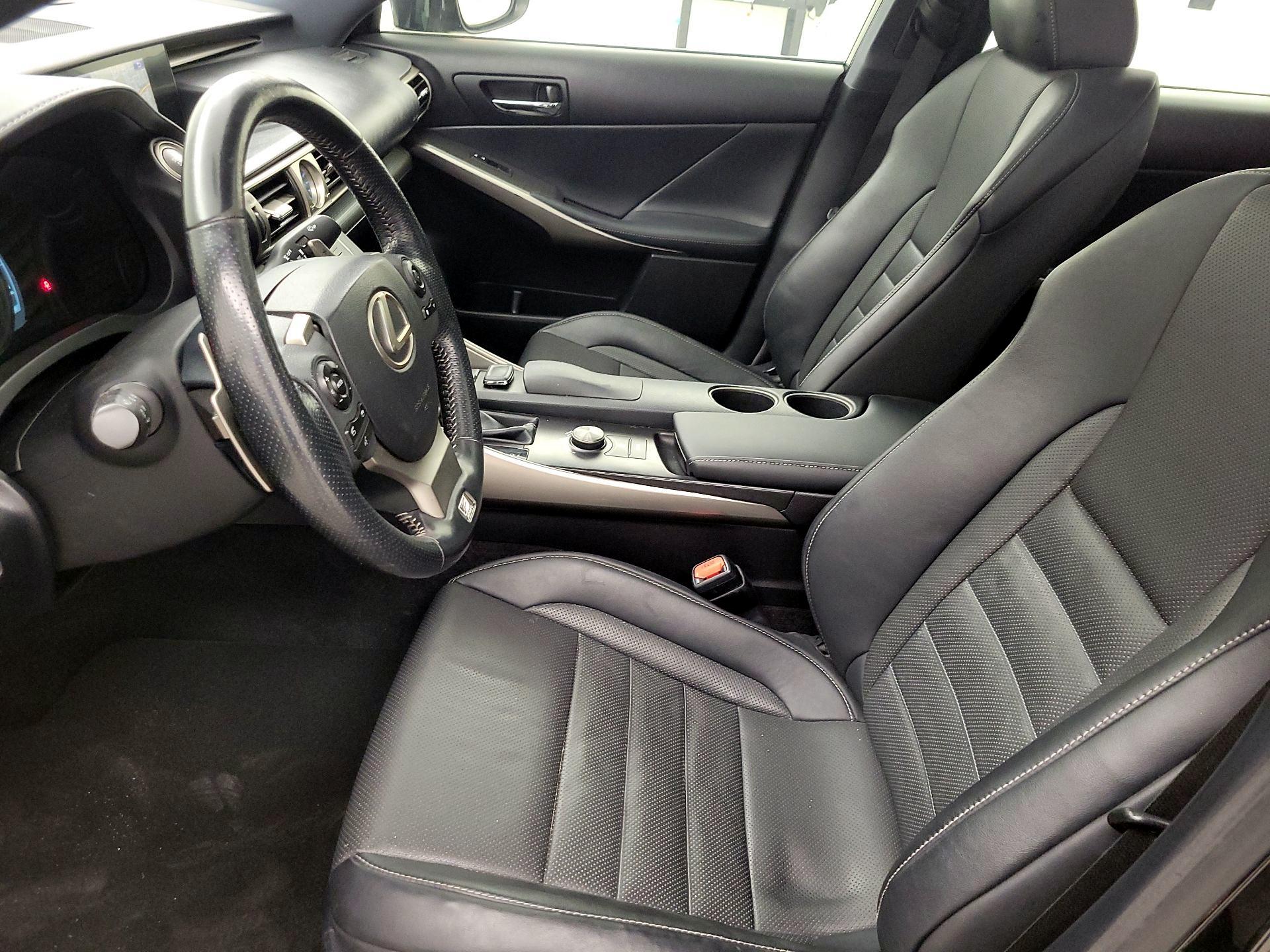 Thumbnail: 2015 Lexus IS - 11