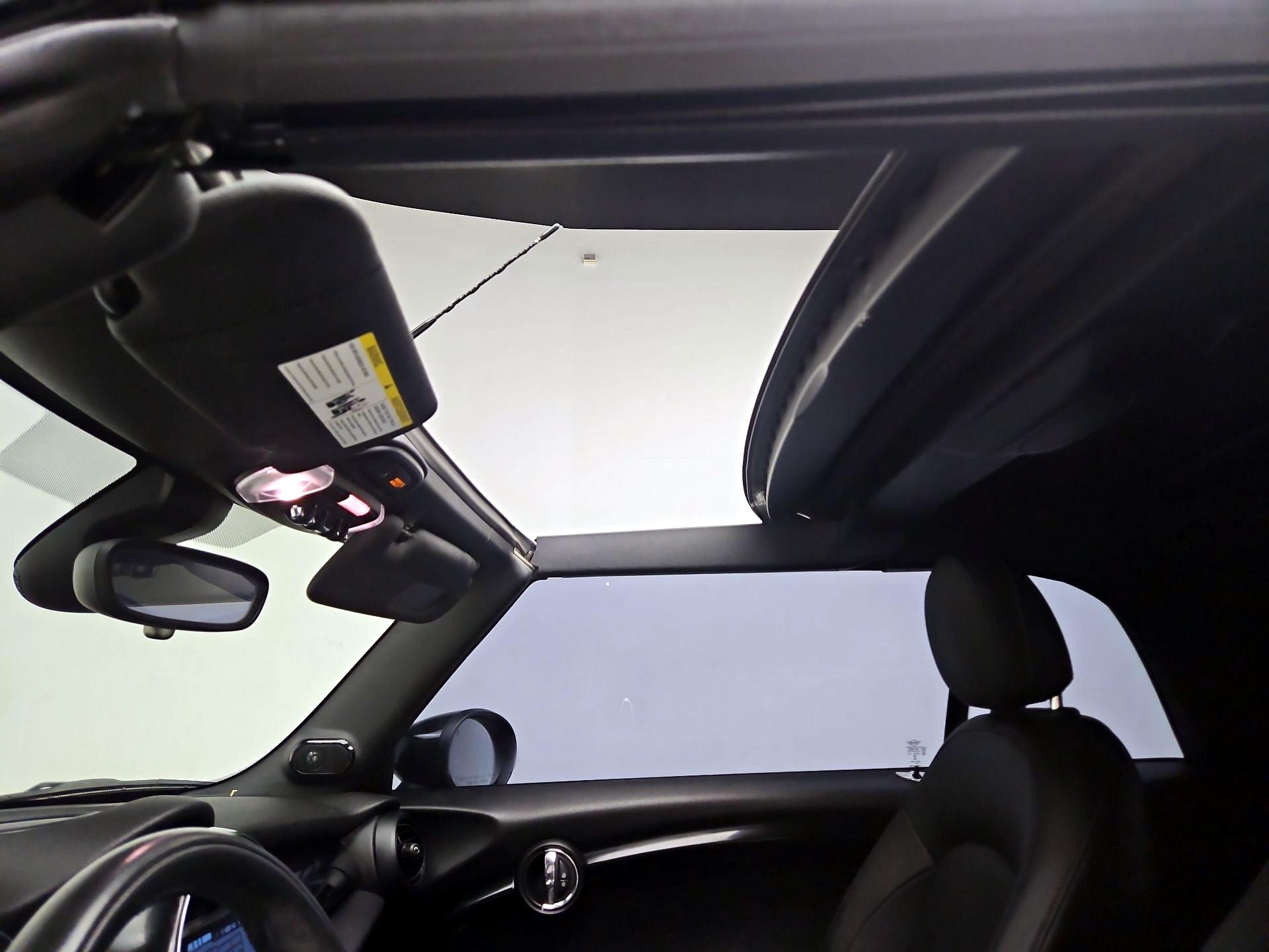 Thumbnail: 2021 MINI Cooper - 20