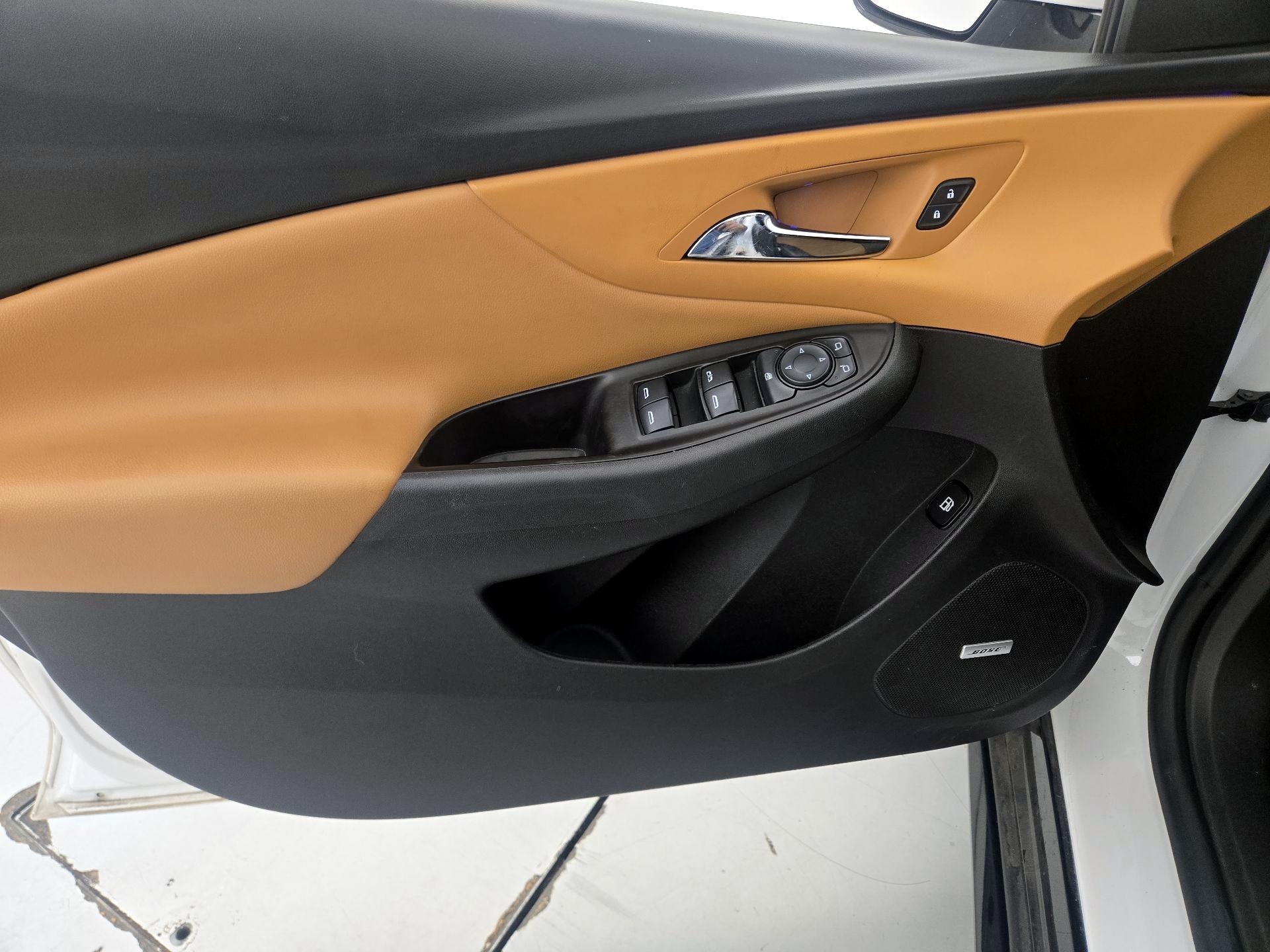 Thumbnail: 2016 Chevrolet Volt - 12