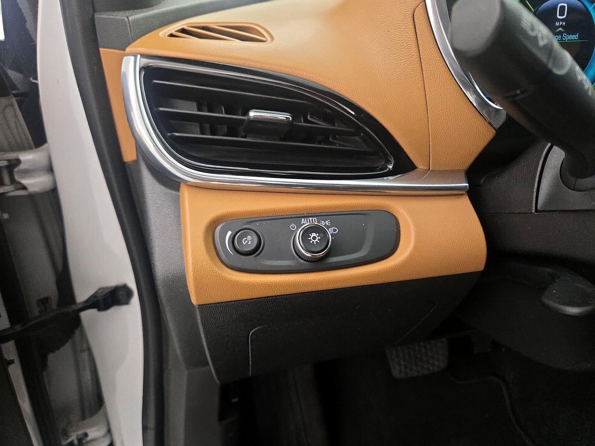 Thumbnail: 2016 Chevrolet Volt - 13