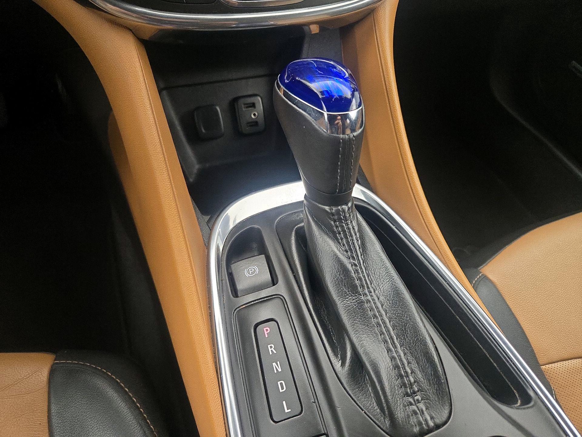 Thumbnail: 2016 Chevrolet Volt - 18