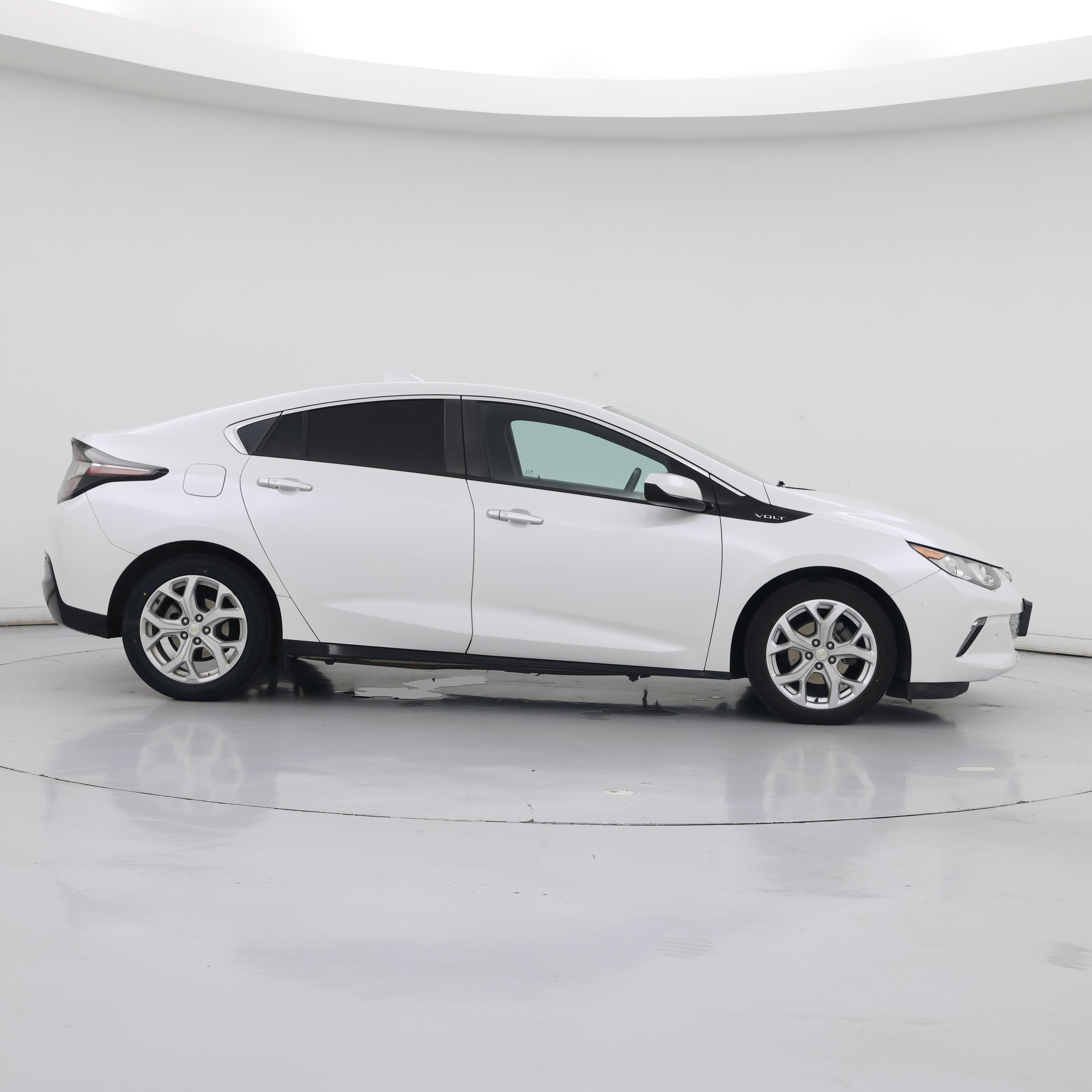 Thumbnail: 2016 Chevrolet Volt - 7