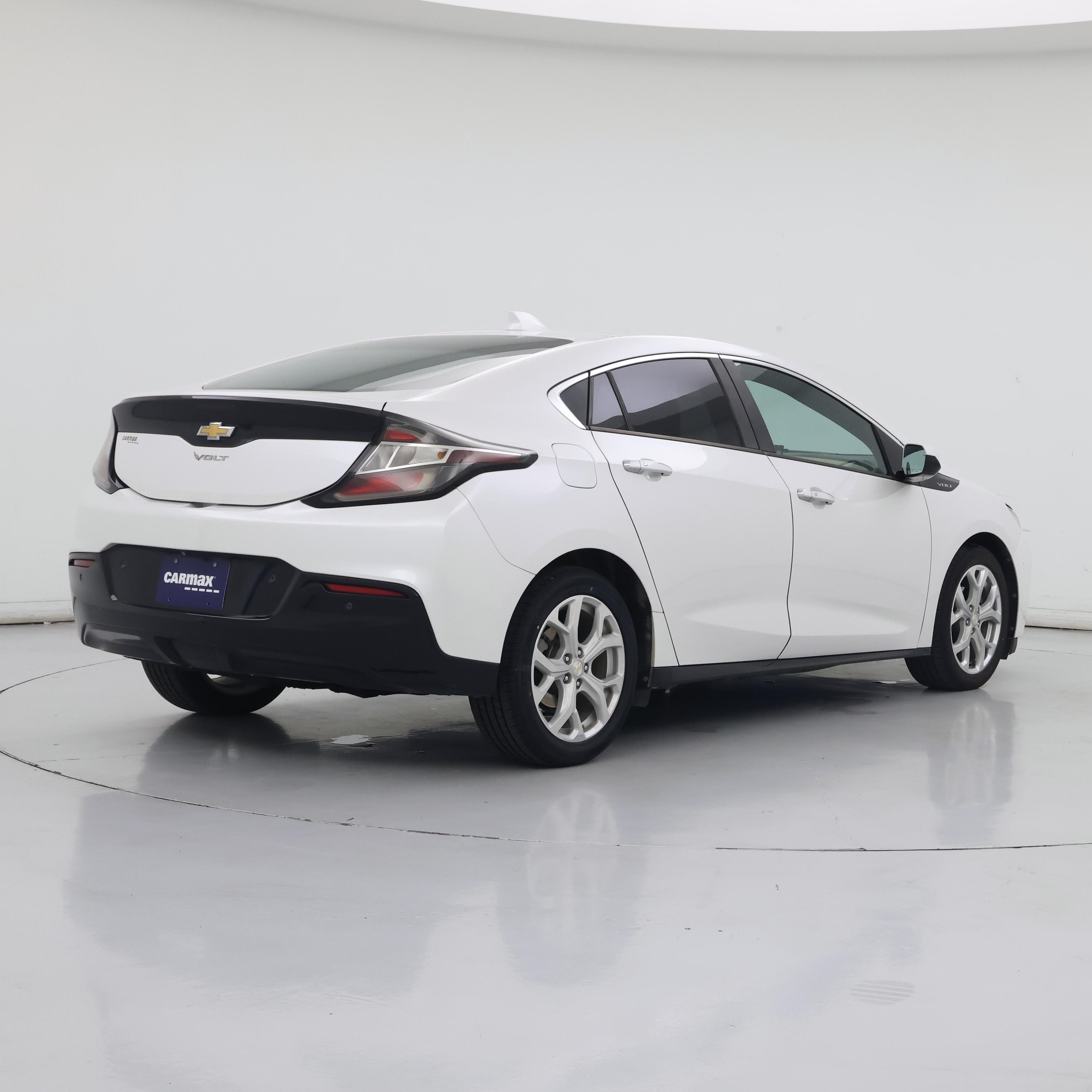 Thumbnail: 2016 Chevrolet Volt - 8